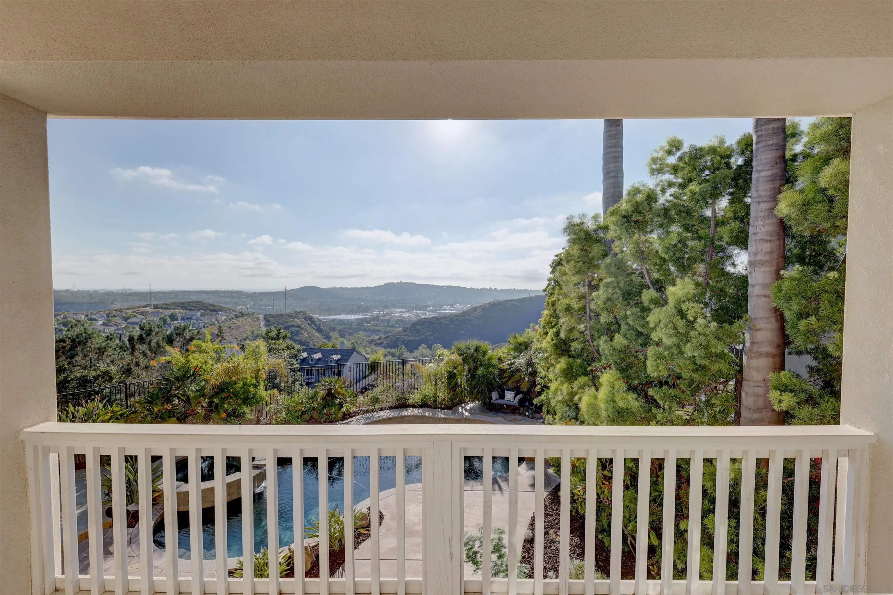 https://cdn.realtyfeed.com/cdn/127/260010086/b9e92a97b1b5b28fa3d8a1e638cae3ae.webp