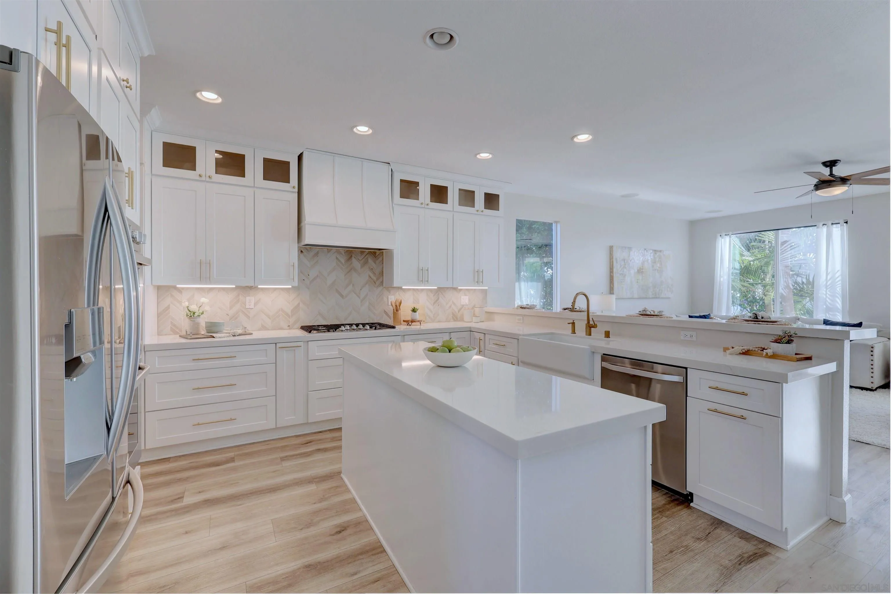 https://cdn.realtyfeed.com/cdn/127/260010086/f5f6bd5a9df0a5d41b44f5fd14e58a4c.webp