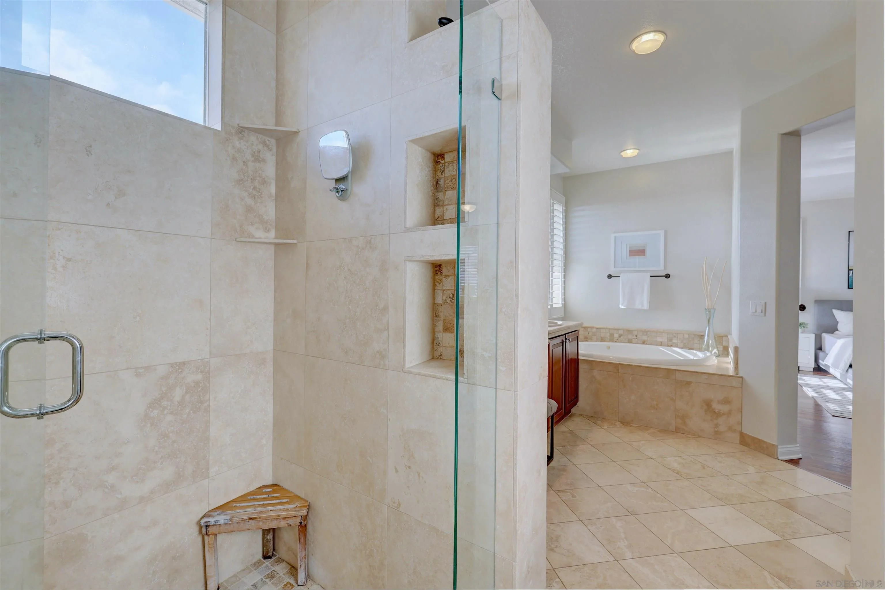 https://cdn.realtyfeed.com/cdn/127/260010086/fcade1750d75e930cc43a65b5fb3b31d.webp