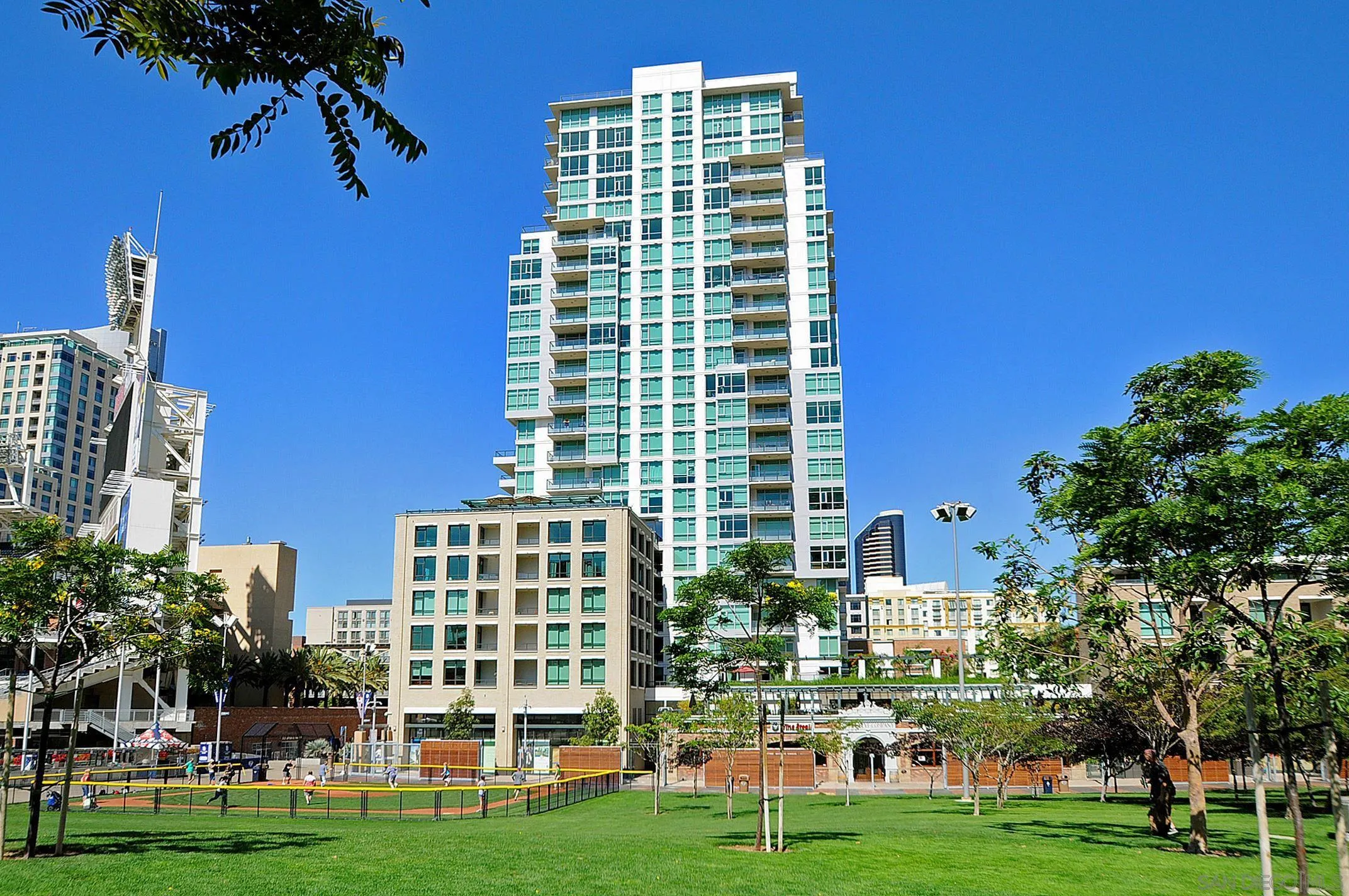 https://cdn.realtyfeed.com/cdn/127/260010091/85e216e0ffb657c14426f7687681ff09.webp