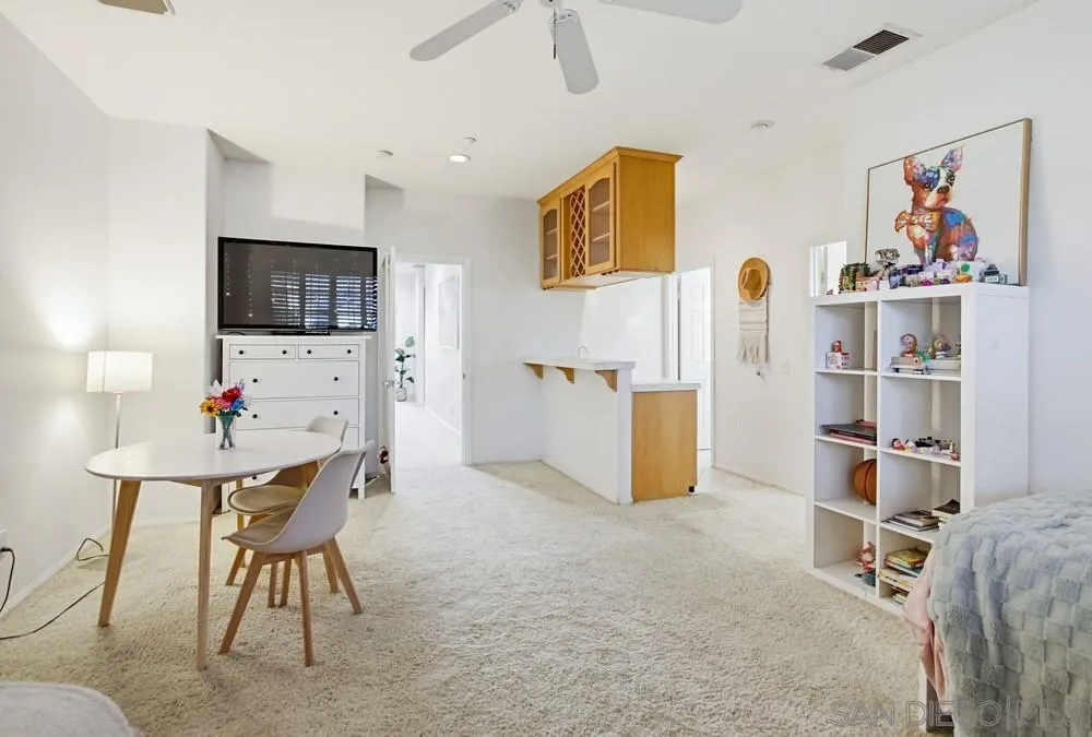 https://cdn.realtyfeed.com/cdn/127/260010092/4282894cf2f1ae17f519eb71ee20df53.webp