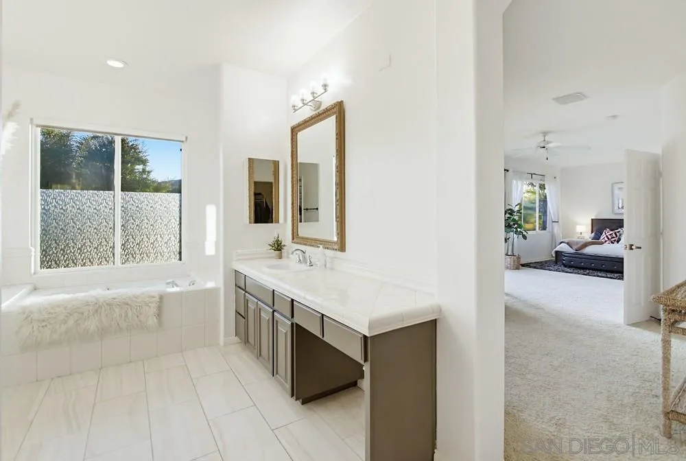 https://cdn.realtyfeed.com/cdn/127/260010092/9cb5549d877ce6c7b7000e3fa56c4e9f.webp