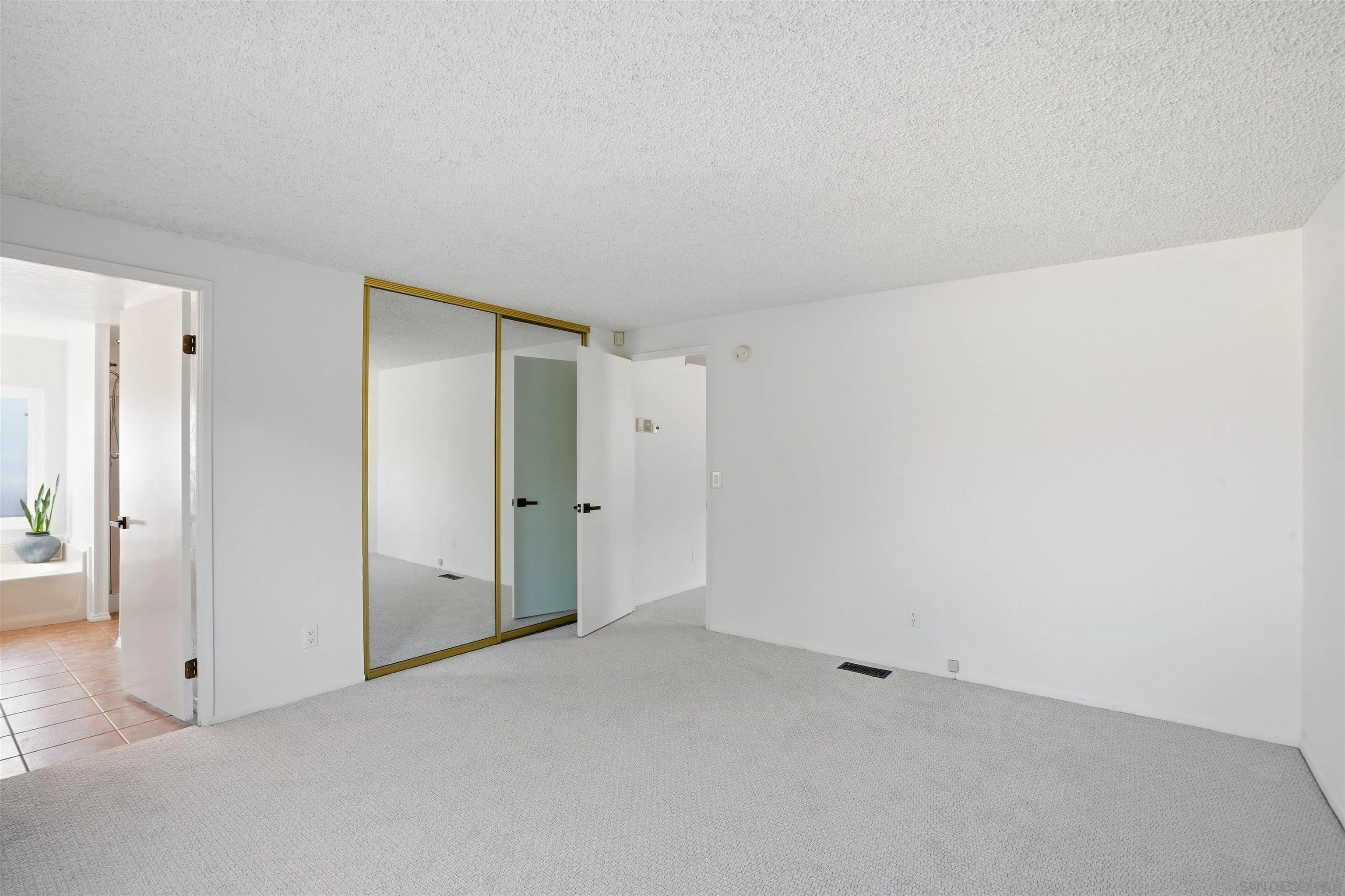 https://cdn.realtyfeed.com/cdn/127/260010093/35b0f359fda7570cf4a9a186c88fa008.webp