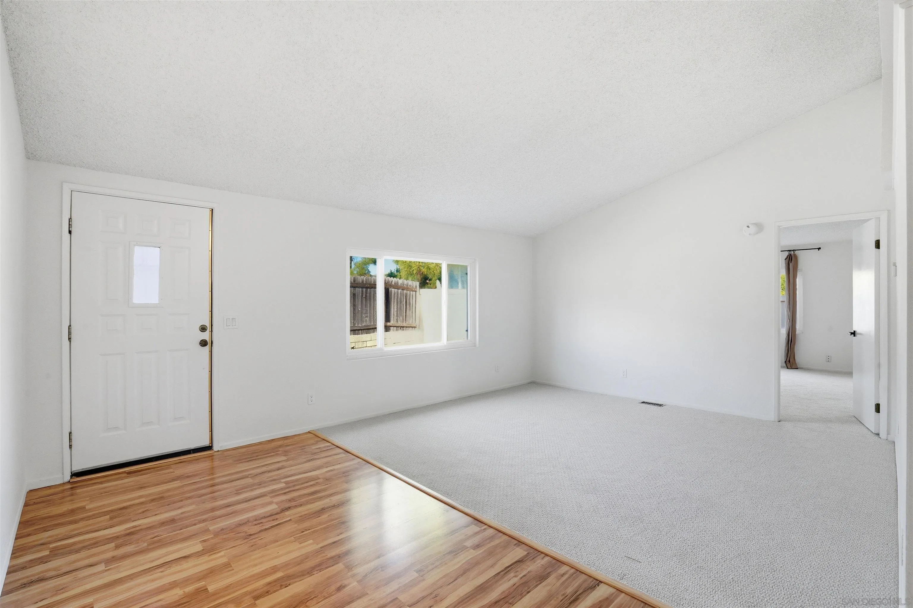https://cdn.realtyfeed.com/cdn/127/260010093/4e34c846f14a1bcf84066defbb4d72fe.webp