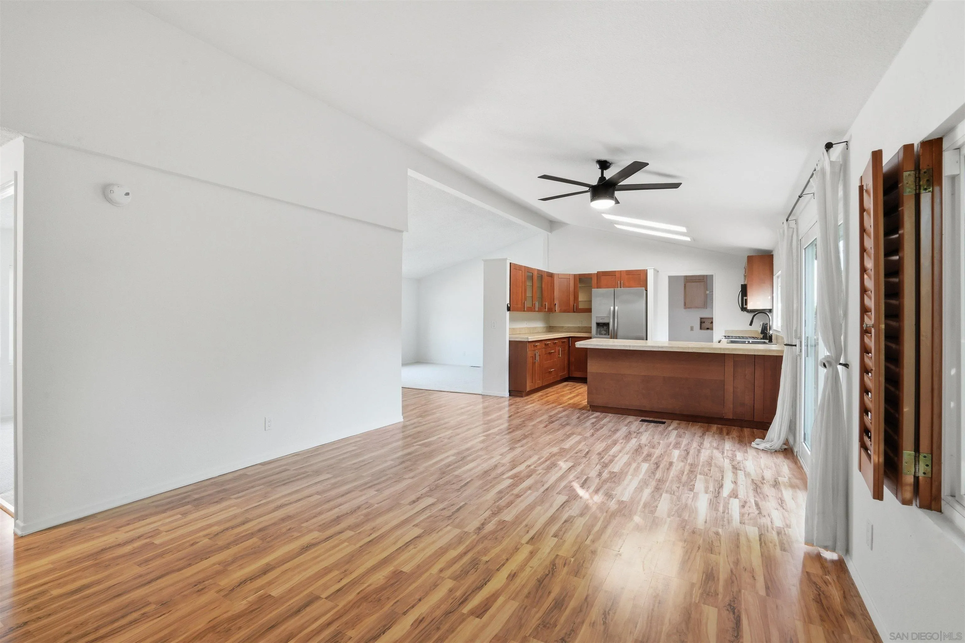 https://cdn.realtyfeed.com/cdn/127/260010093/6c2c109c6a57a2c2e4507af4932a668a.webp