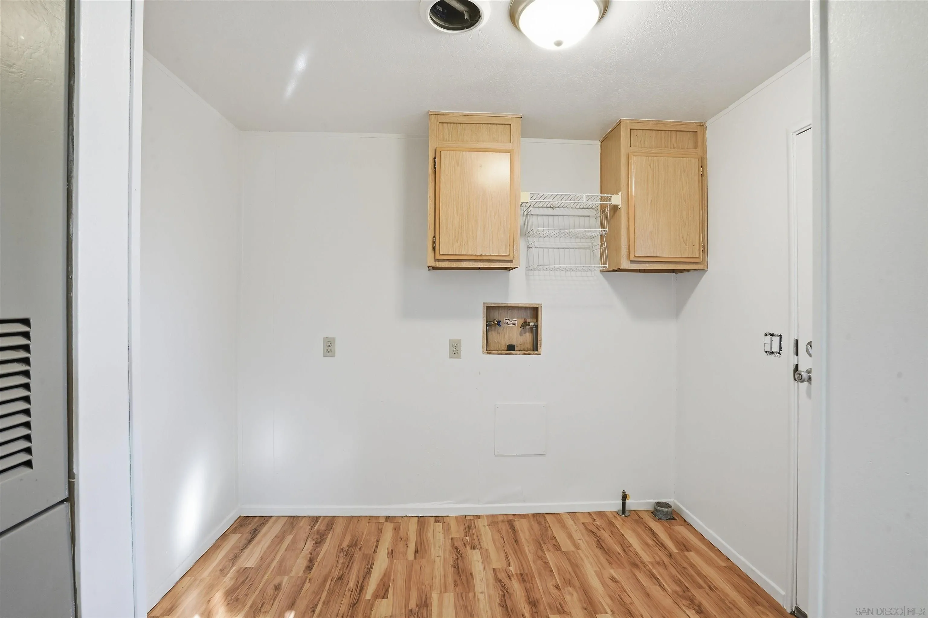 https://cdn.realtyfeed.com/cdn/127/260010093/855cb5bf15033e12b45dffb8b8160125.webp