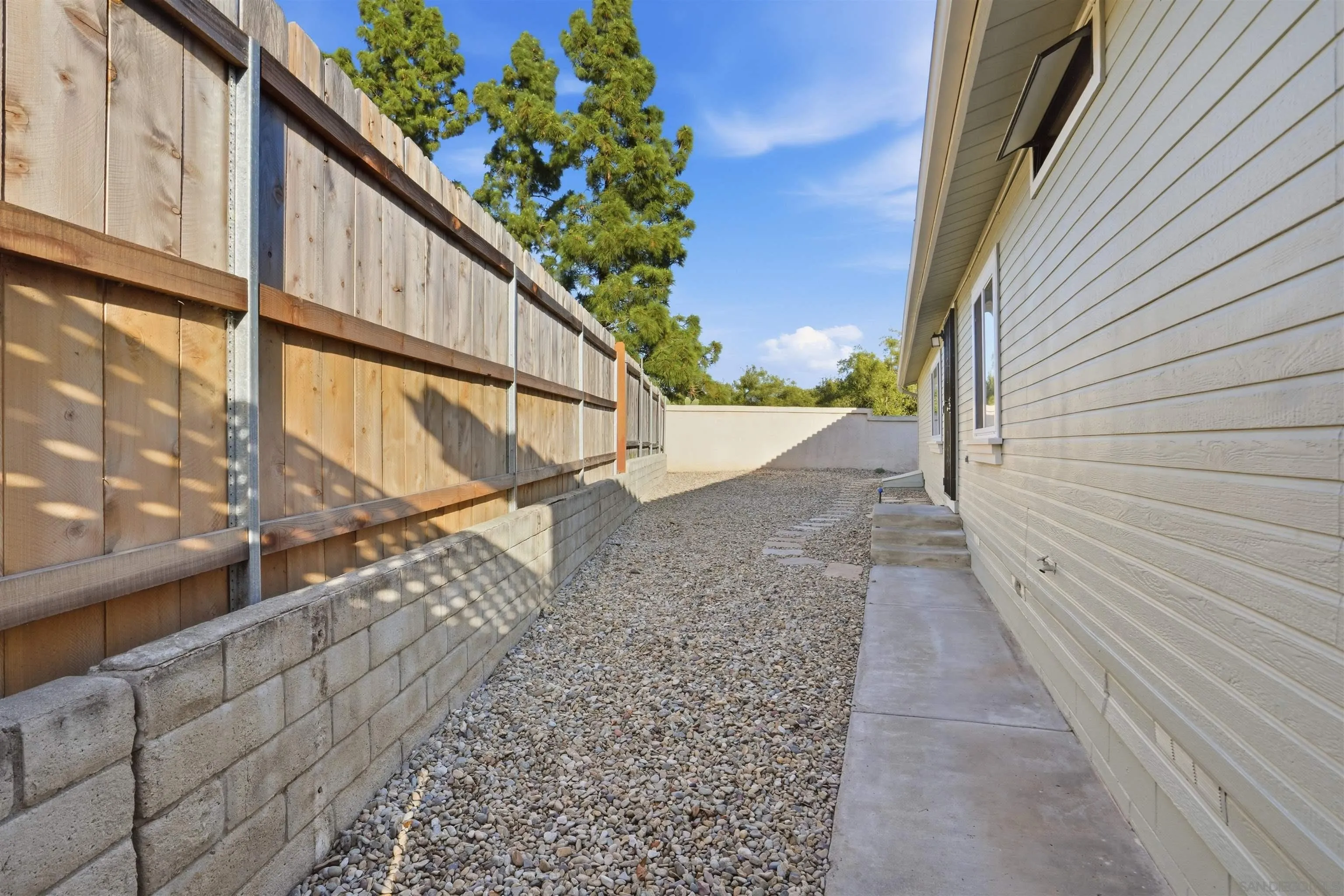 https://cdn.realtyfeed.com/cdn/127/260010093/904072149549ad070d00548c17e2c63e.webp