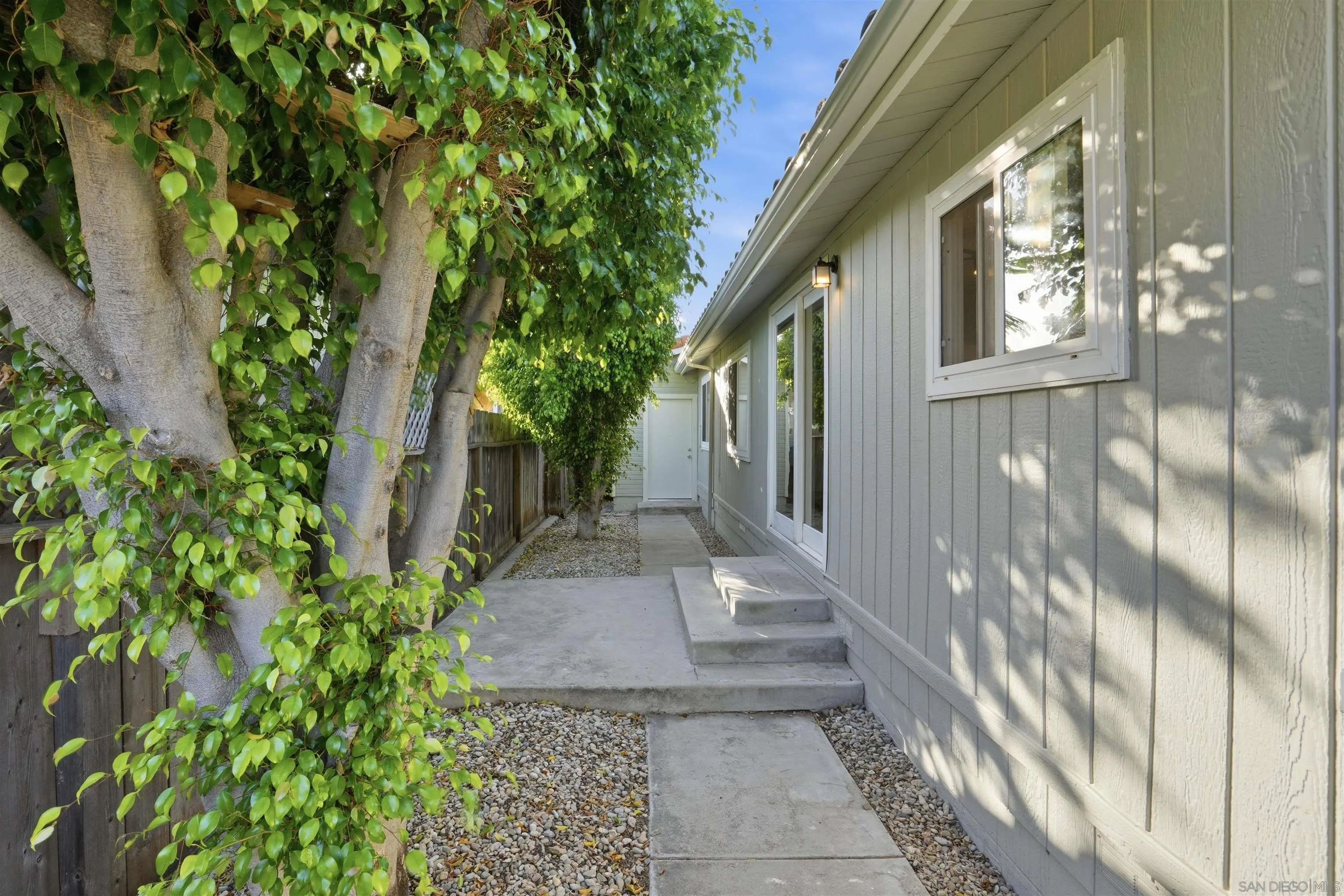 https://cdn.realtyfeed.com/cdn/127/260010093/968b90aeb3258b5df95c27dc033bcb28.webp