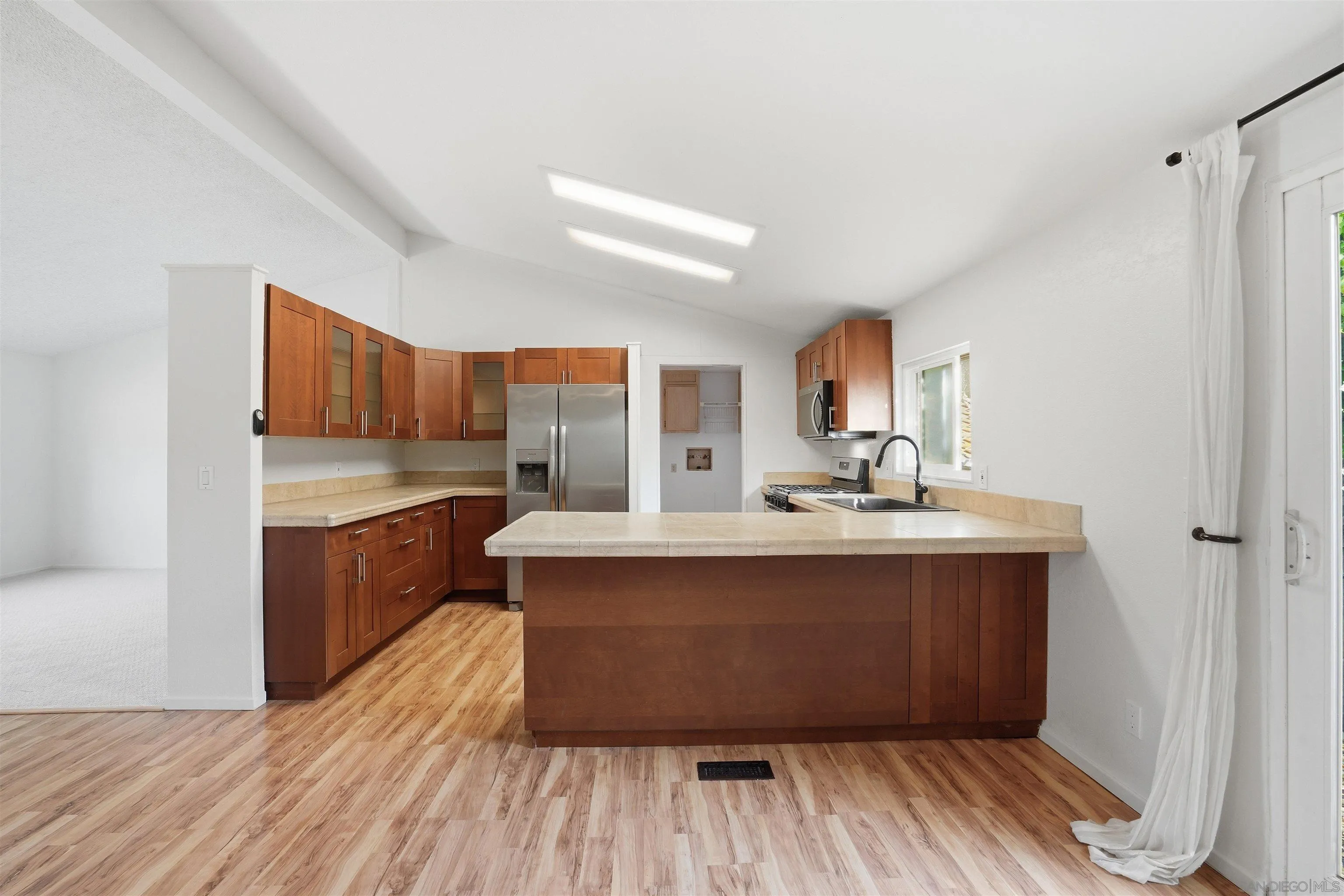 https://cdn.realtyfeed.com/cdn/127/260010093/a4b7a8bc16ca7bac1b229b82fbfe2e83.webp