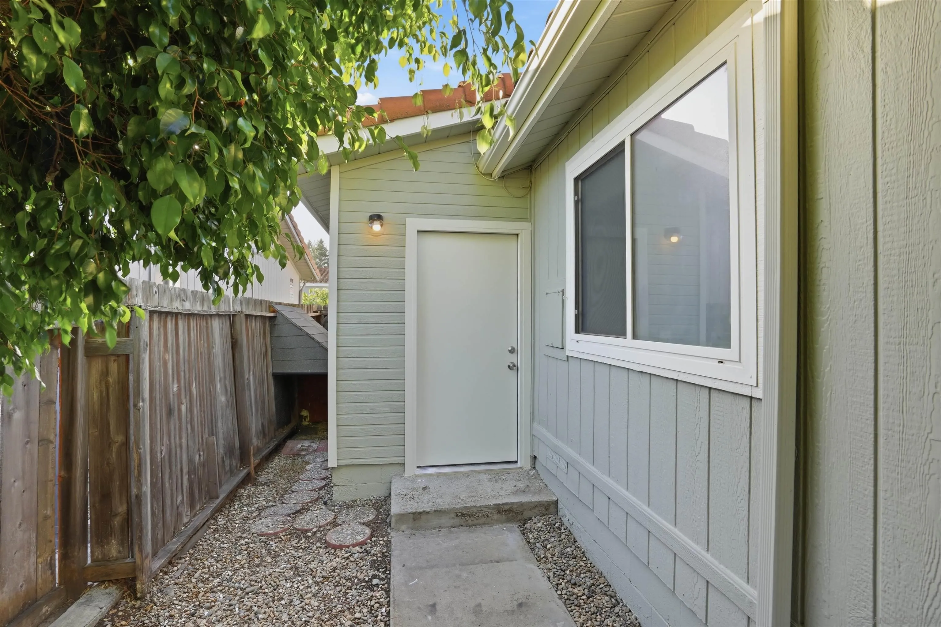 https://cdn.realtyfeed.com/cdn/127/260010093/a77c84458c9fe0238a6d8ec819d0ae2f.webp