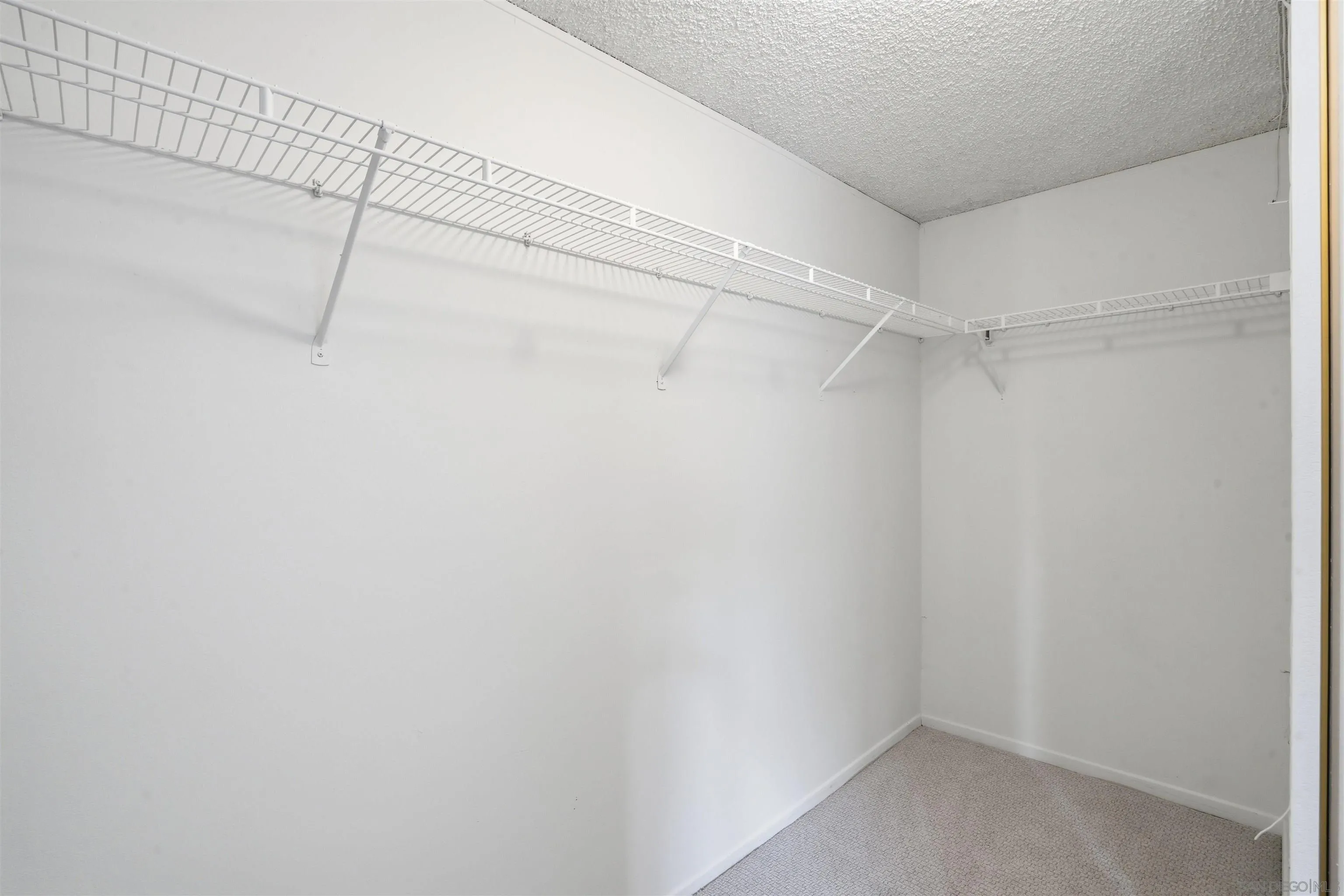https://cdn.realtyfeed.com/cdn/127/260010093/c8d56aecdbbe323306fda492a023e49d.webp