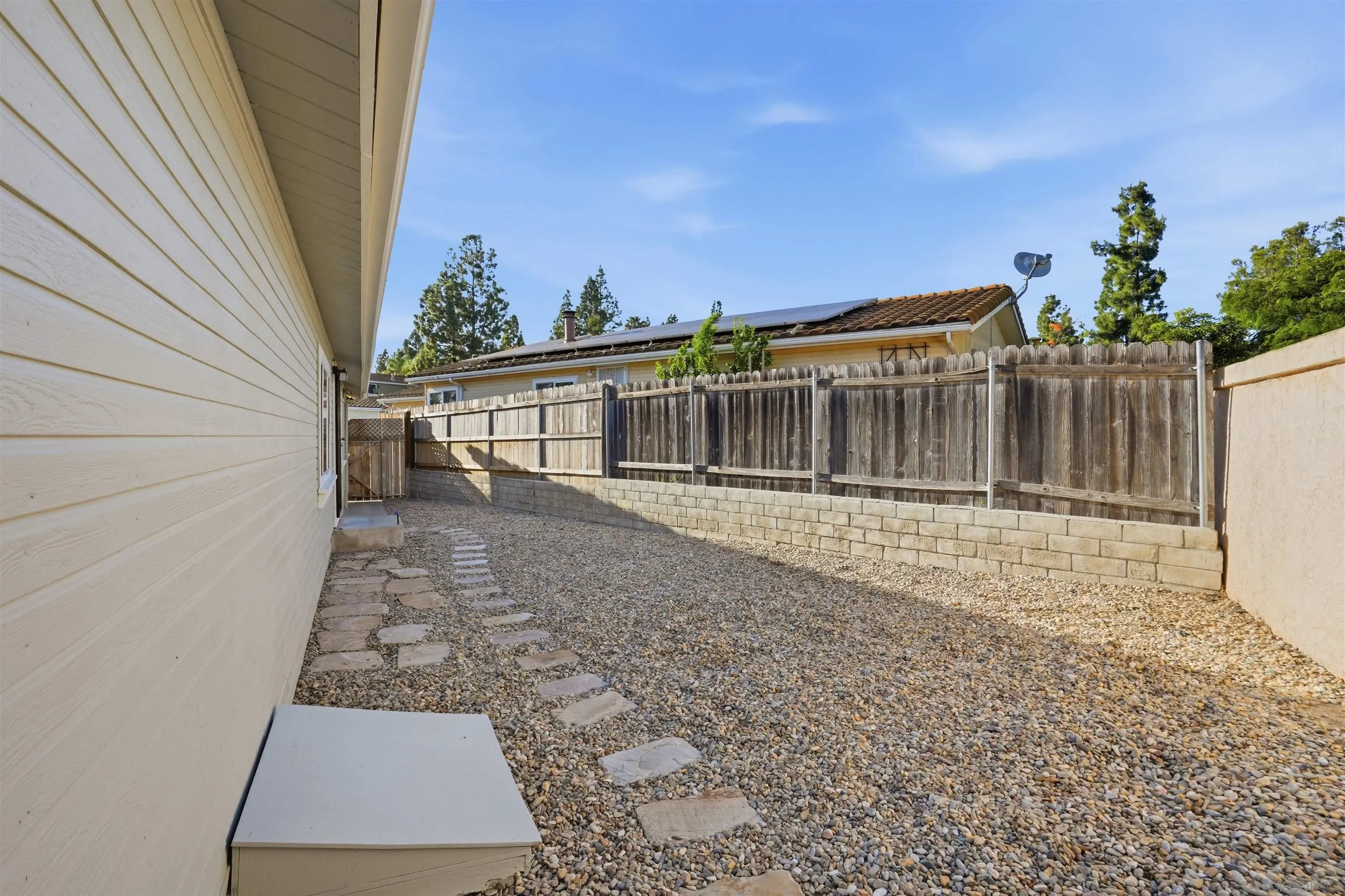 https://cdn.realtyfeed.com/cdn/127/260010093/e2cc0c377dfeffd93150e150e5ddda06.webp