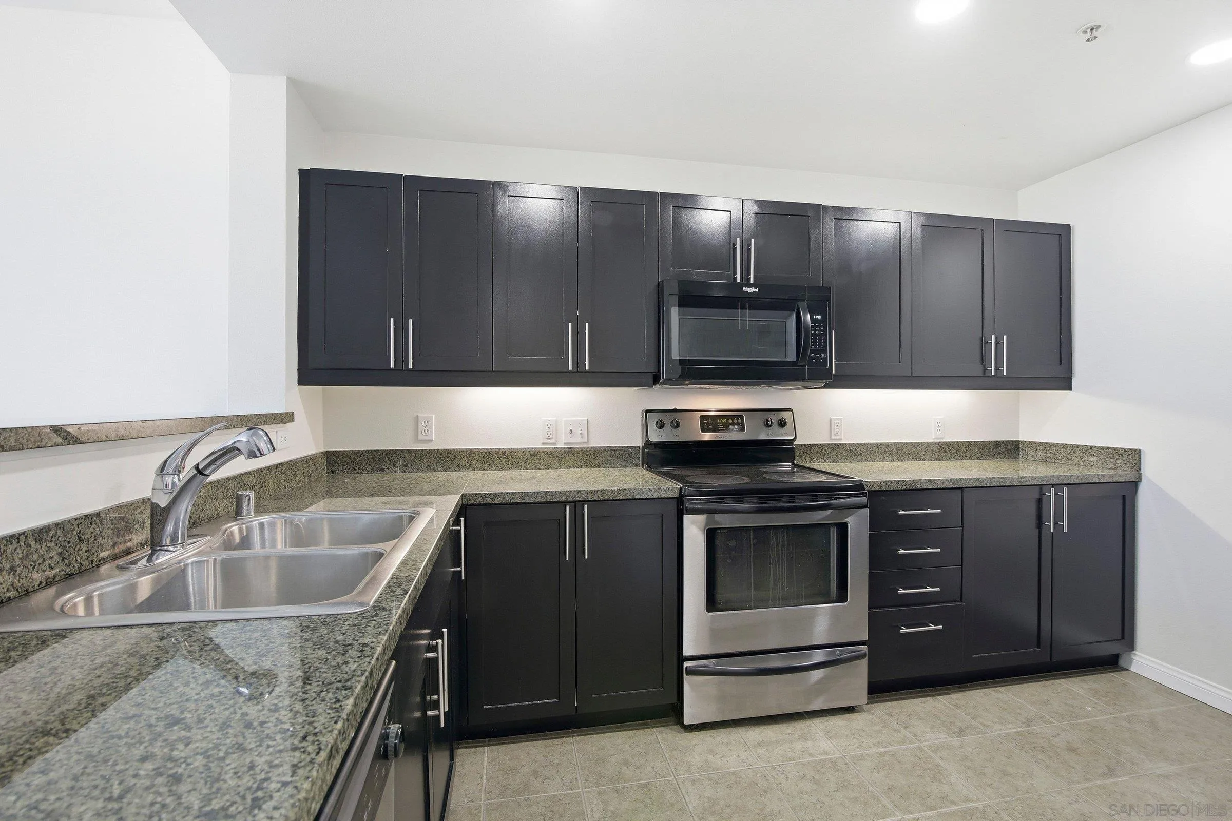 Photo #8: 260010095 Listing: Photo #8