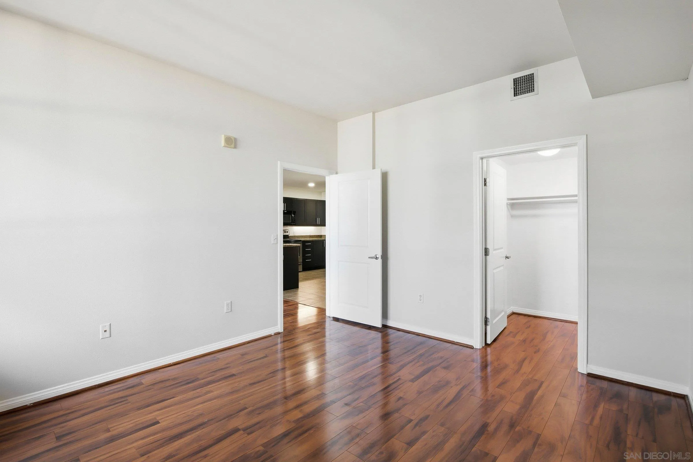 Photo #16: 260010095 Listing: Photo #16