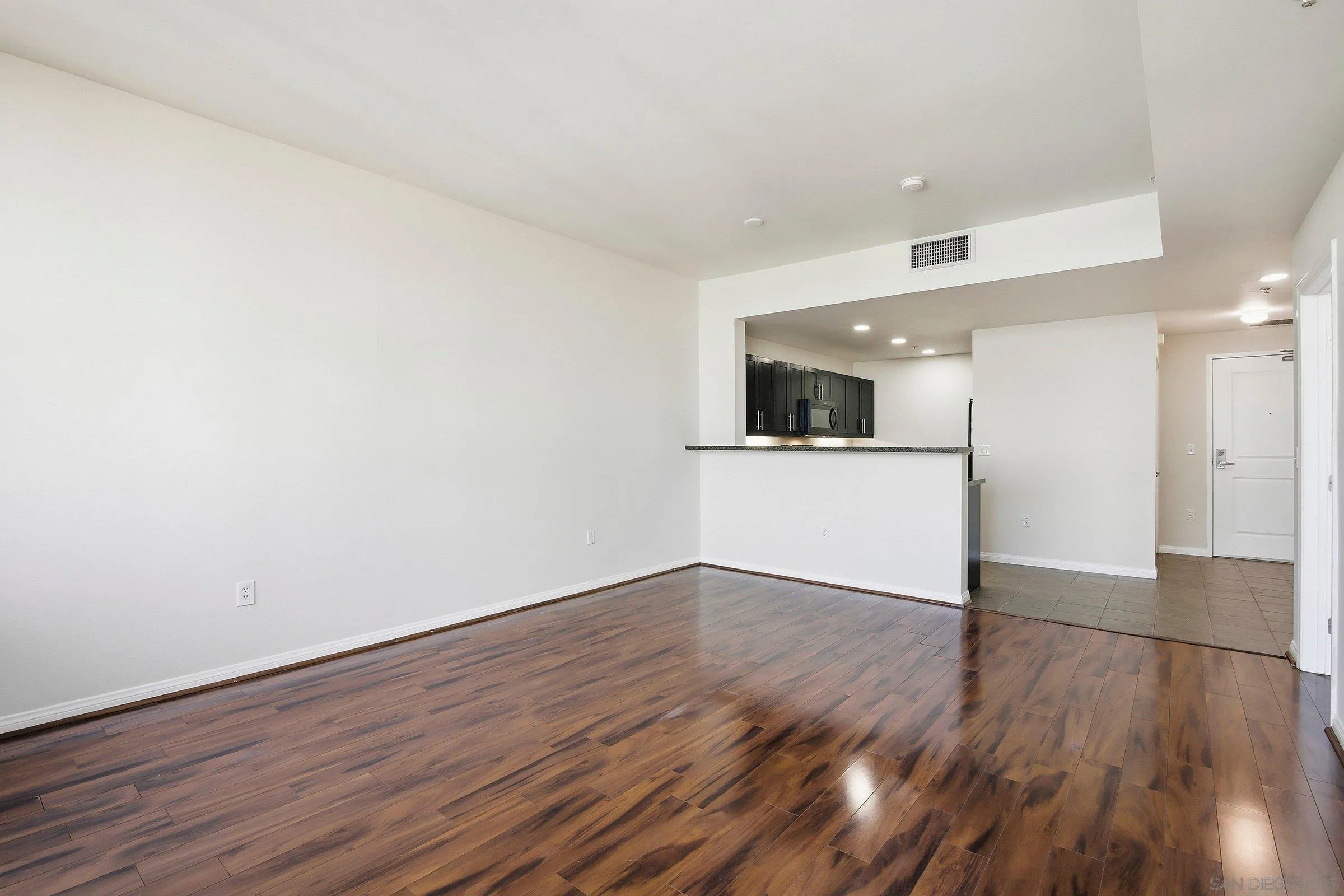 Photo #7: 260010095 Listing: Photo #7