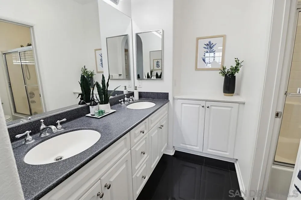 https://cdn.realtyfeed.com/cdn/127/260010096/7584c3d379bf6b0e9d3c745de3c90005.webp