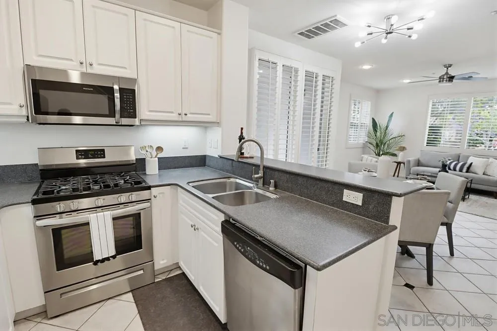 https://cdn.realtyfeed.com/cdn/127/260010096/7b3ee646a56f11c071edff5397166433.webp