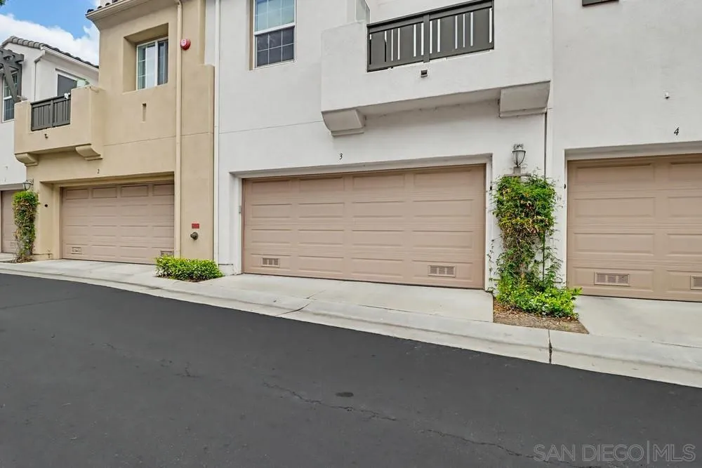 https://cdn.realtyfeed.com/cdn/127/260010096/bf8c30b8e092430a50ac698cfddcb76b.webp