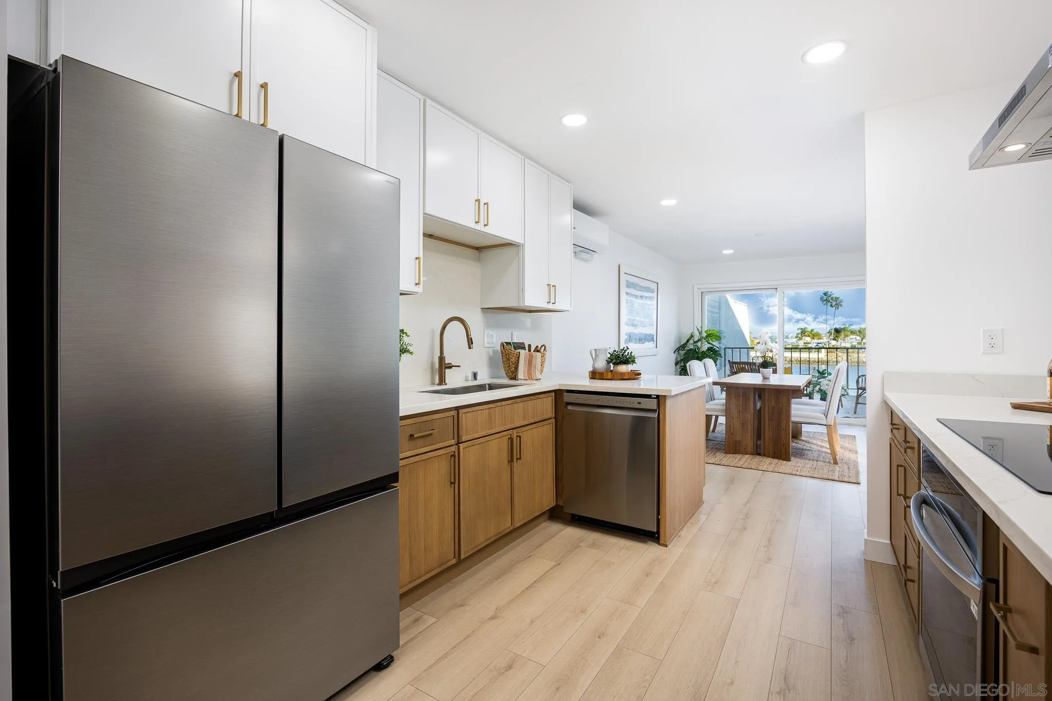 https://cdn.realtyfeed.com/cdn/127/260010097/33fbaa22218c5228e0d065acfc9af2cc.webp