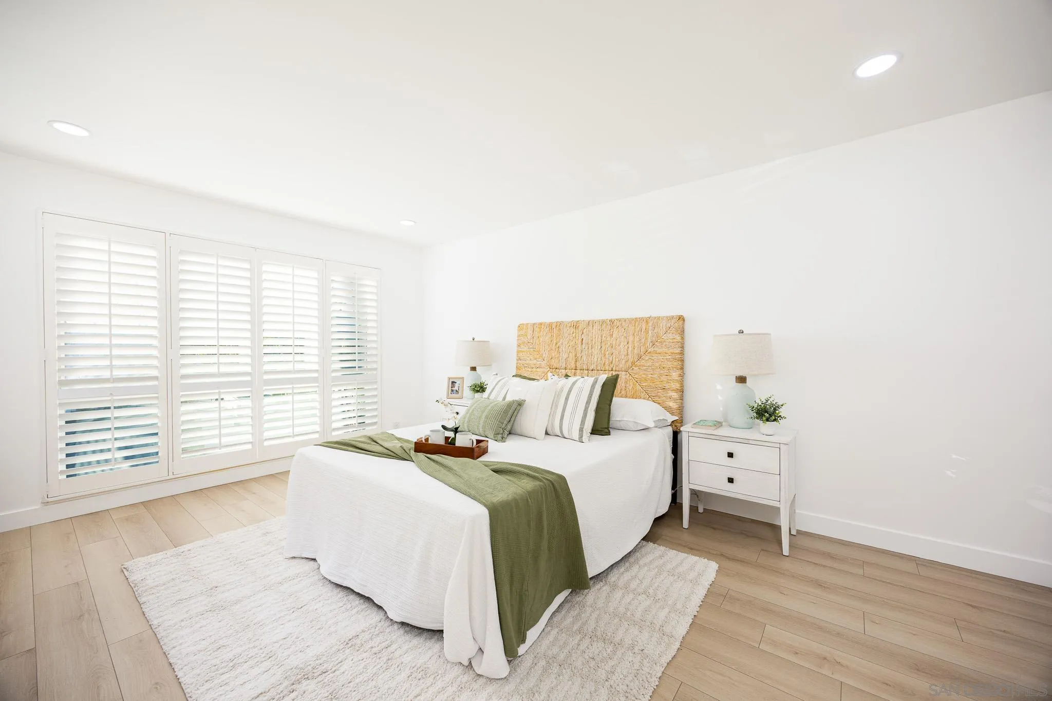 https://cdn.realtyfeed.com/cdn/127/260010097/6d66c1ad1473dd6f912df27db8530013.webp
