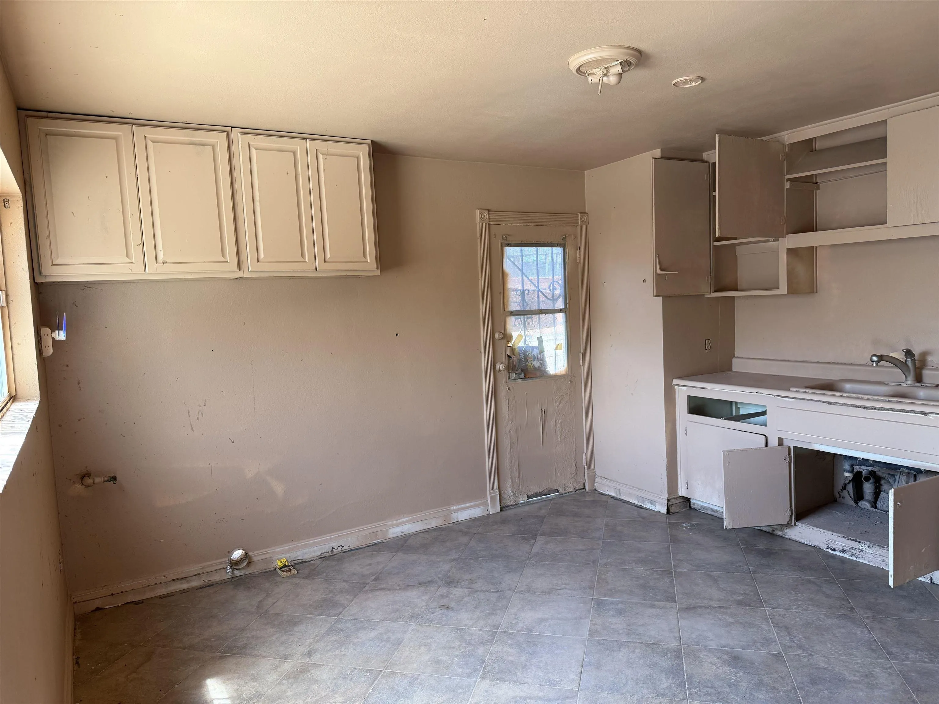 https://cdn.realtyfeed.com/cdn/127/260010103/5ccba6035098f60f1d3290899b68dc74.webp