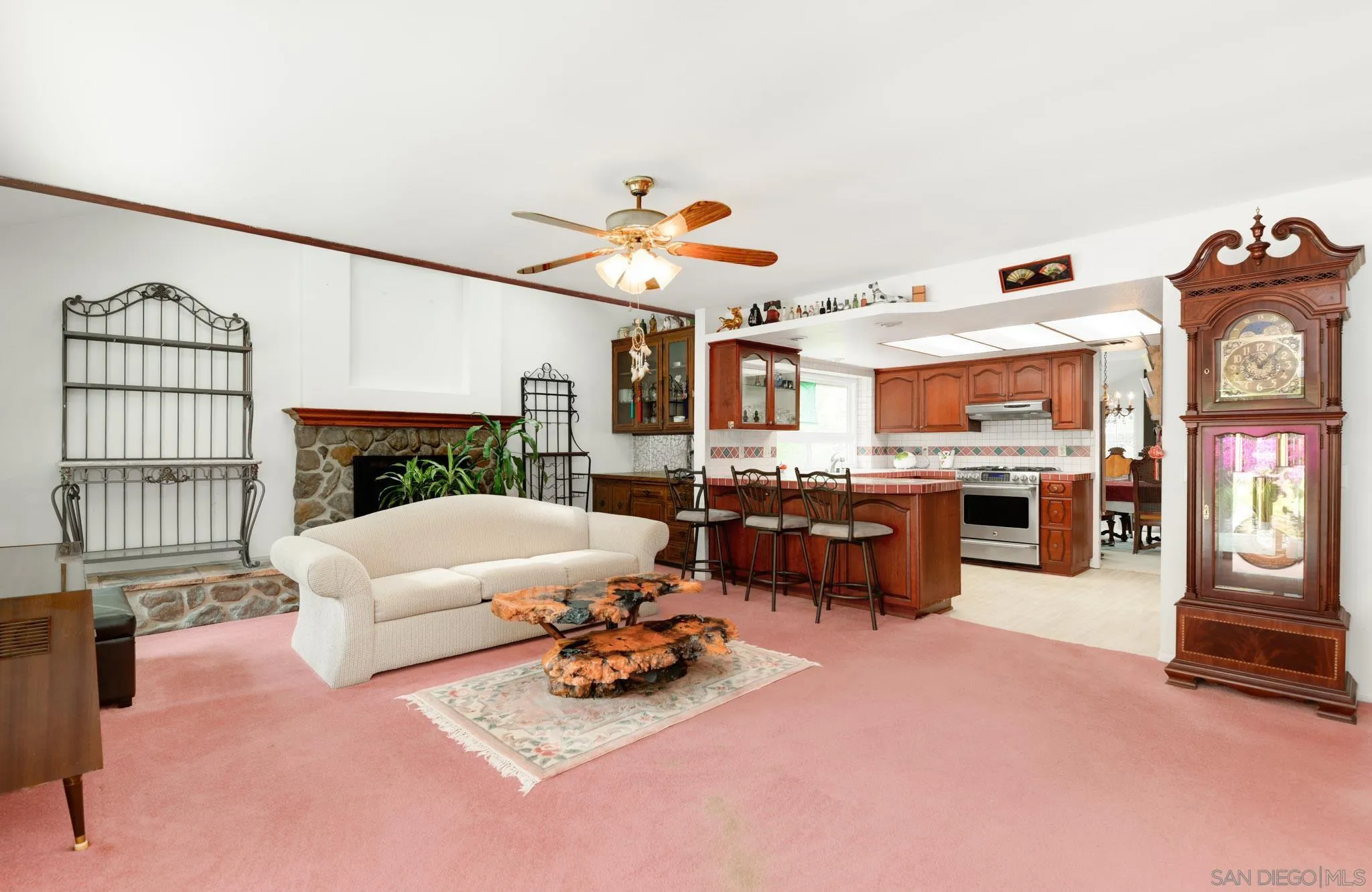 https://cdn.realtyfeed.com/cdn/127/260010111/8f6e7c2adb48223f5c2fb6591f6933d2.webp