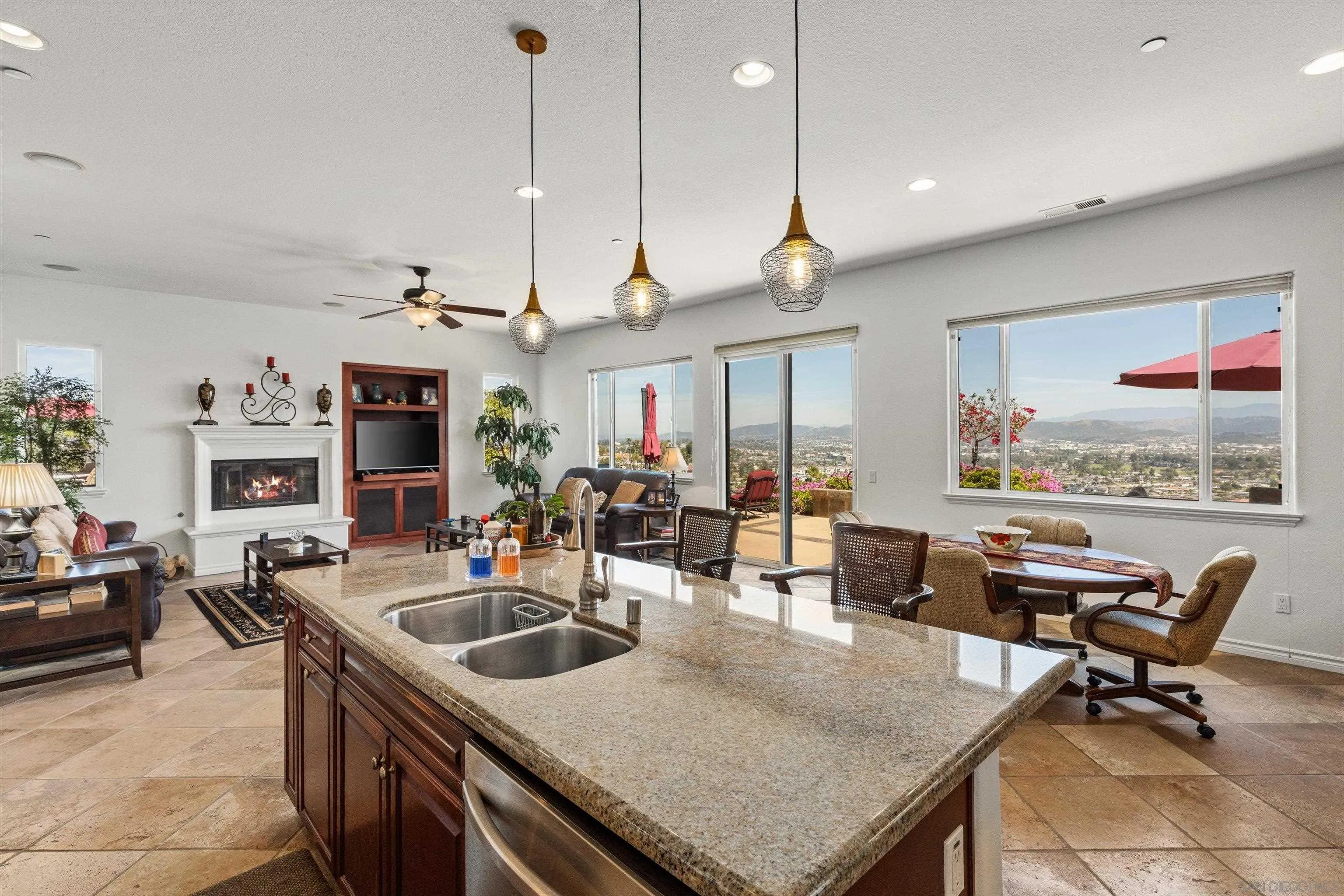 https://cdn.realtyfeed.com/cdn/127/260010113/04810cff3ec81ebca21a2d8b69f5cfee.webp