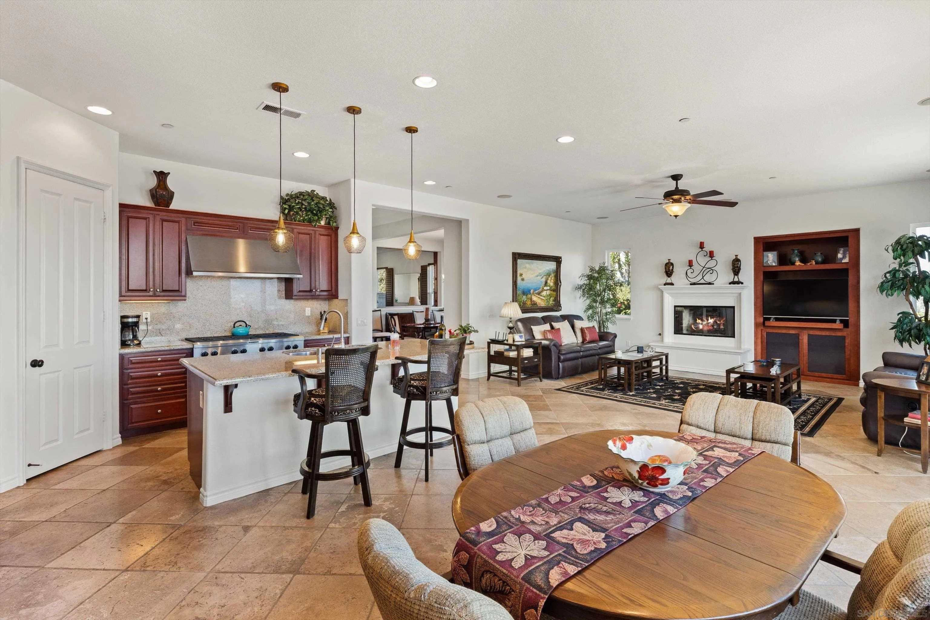https://cdn.realtyfeed.com/cdn/127/260010113/6f5c614ac1fa752528e3e49291029af3.webp