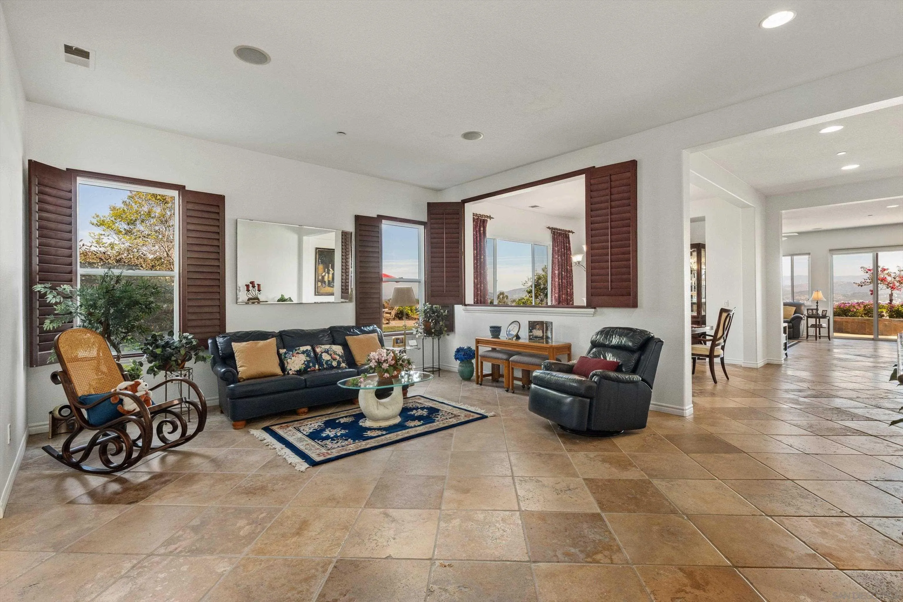 https://cdn.realtyfeed.com/cdn/127/260010113/b8c211e9d74db7ad7a859b65b01c35b2.webp