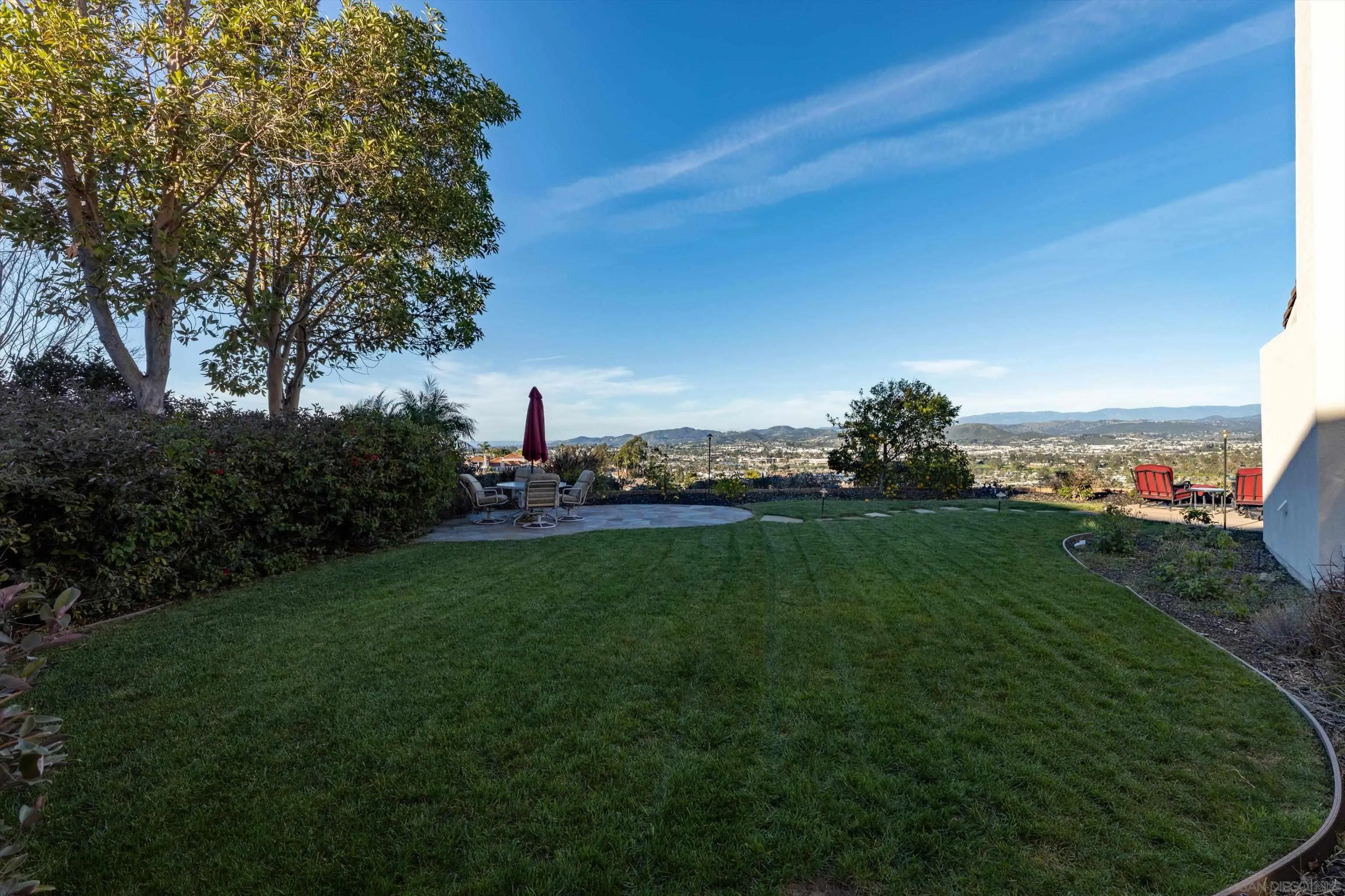 https://cdn.realtyfeed.com/cdn/127/260010113/ef92a65ccd425b3c647513b7ae420a76.webp