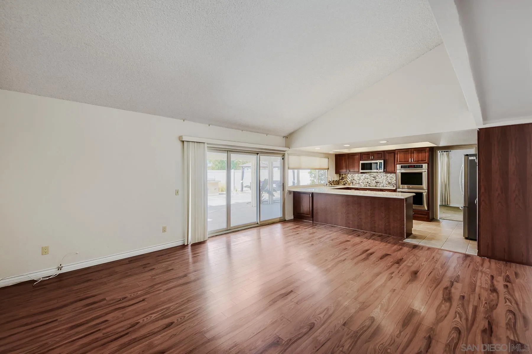 https://cdn.realtyfeed.com/cdn/127/260010120/1fafd5074e47f19e6e7e6d5367b99734.webp