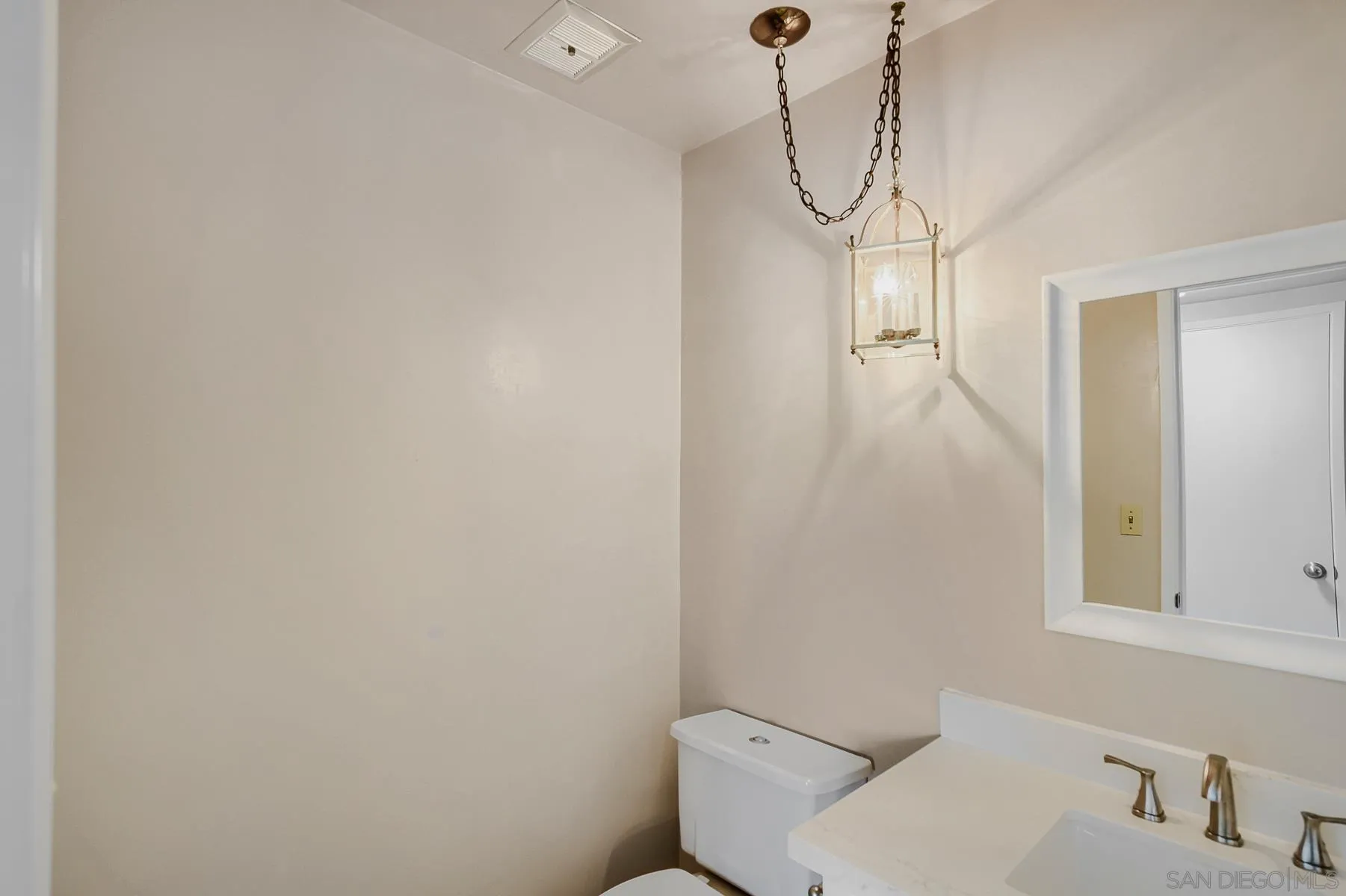 https://cdn.realtyfeed.com/cdn/127/260010120/26328fc91141be13433558bf7e64bd73.webp