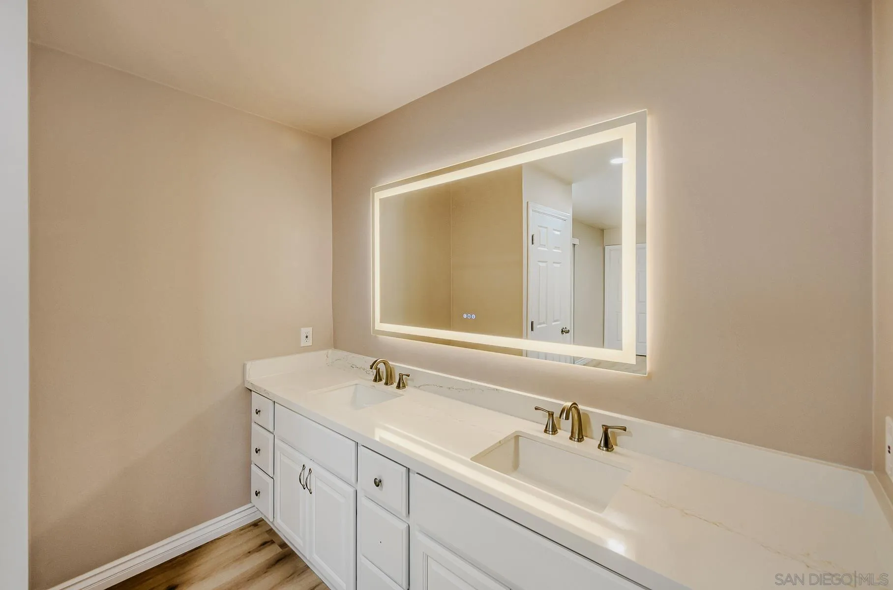 https://cdn.realtyfeed.com/cdn/127/260010120/416778340a2cff80aad803635e53e914.webp