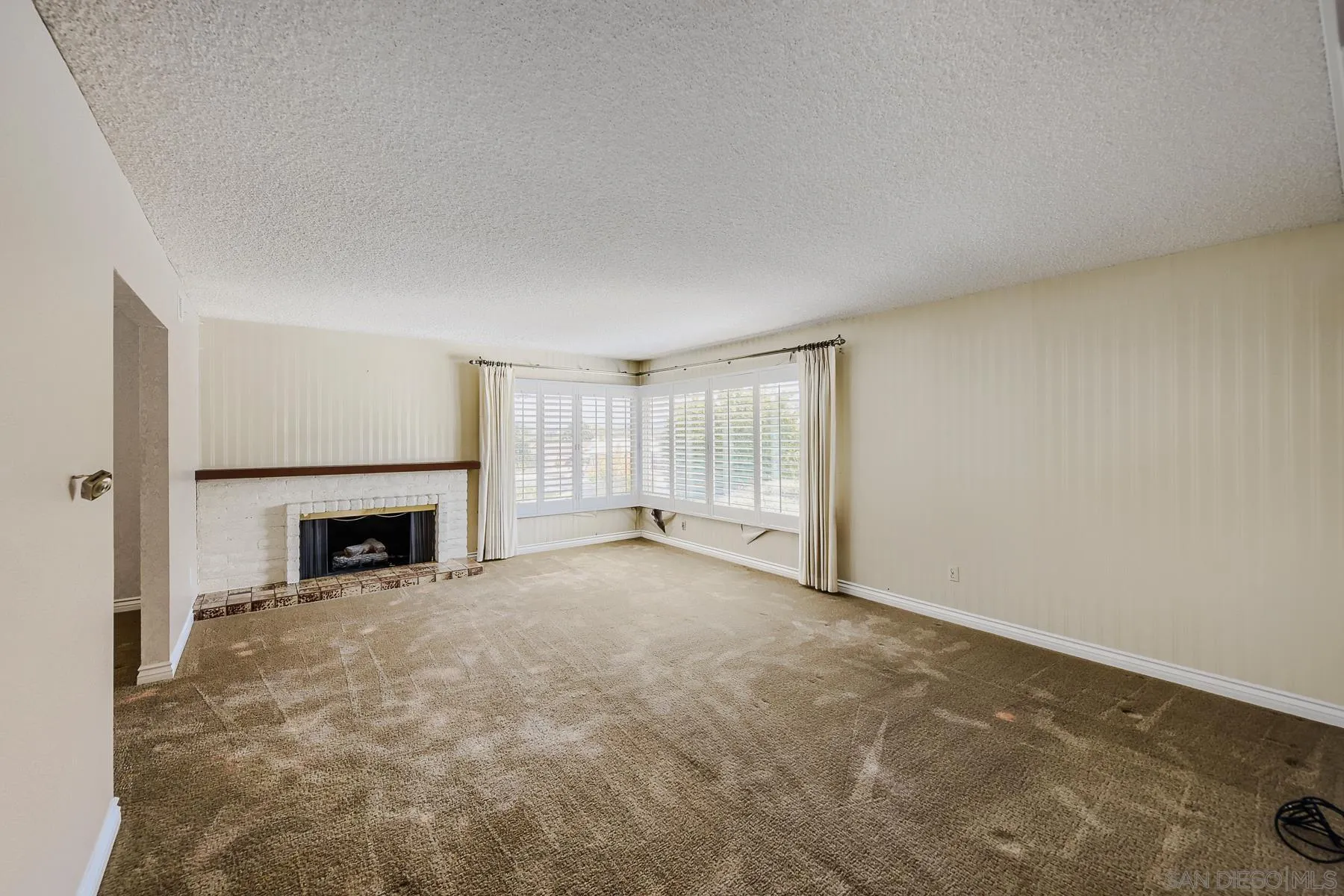 https://cdn.realtyfeed.com/cdn/127/260010120/43861879d25ad59fddebaac71e283cc4.webp