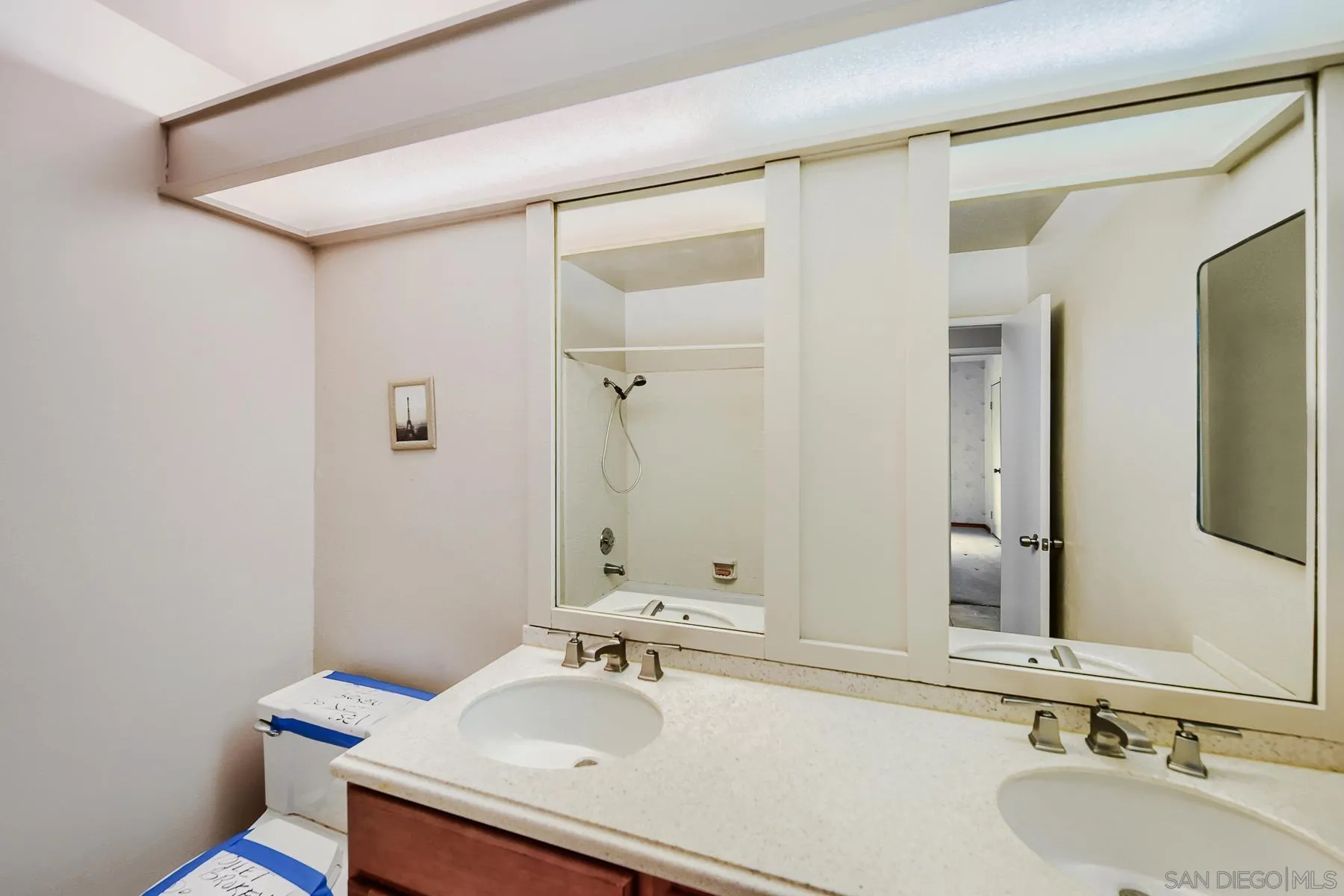 https://cdn.realtyfeed.com/cdn/127/260010120/54f721aa37603213911197b86afaf7a3.webp