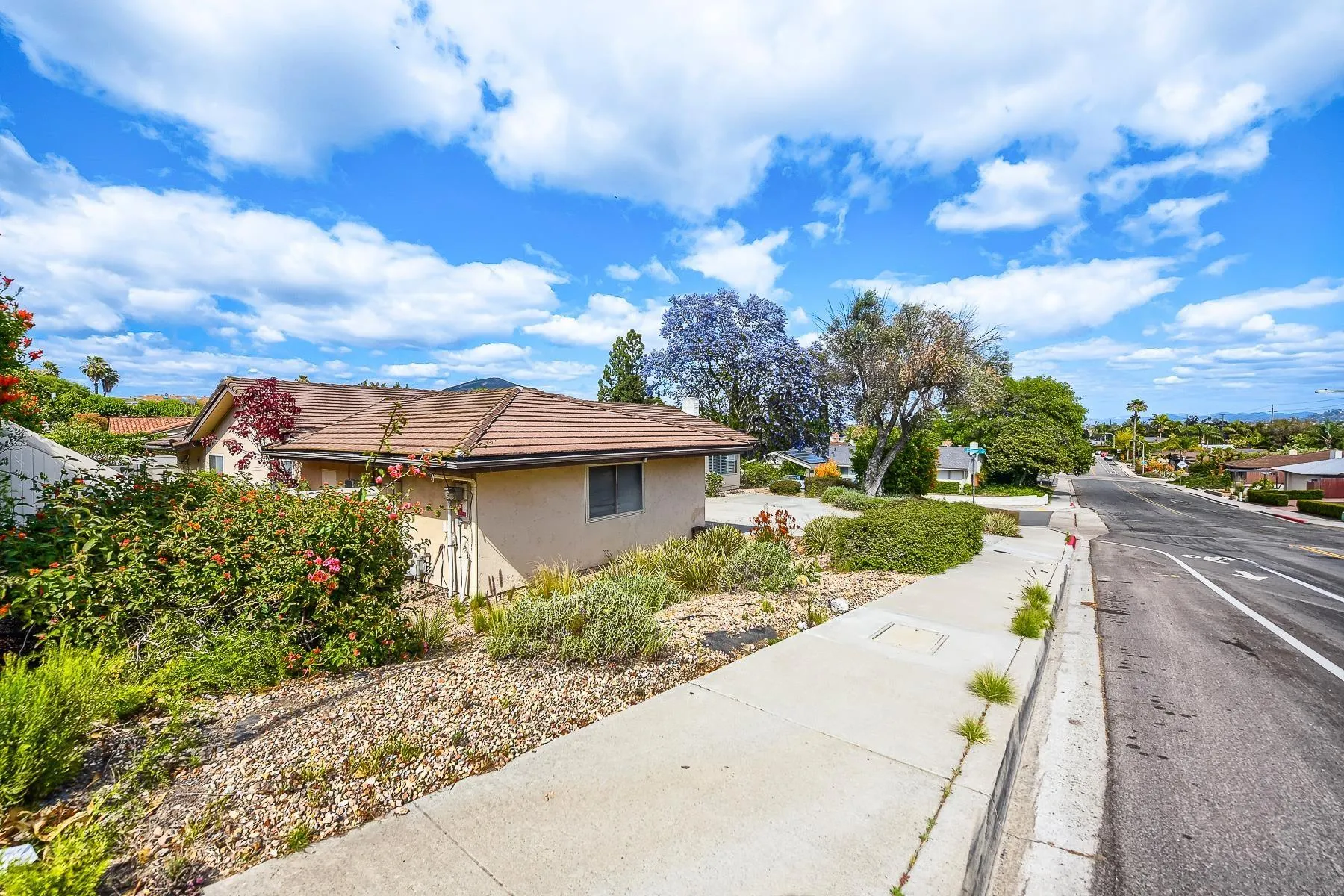 https://cdn.realtyfeed.com/cdn/127/260010120/70609a9e14221bceabc3d07ef98fd489.webp