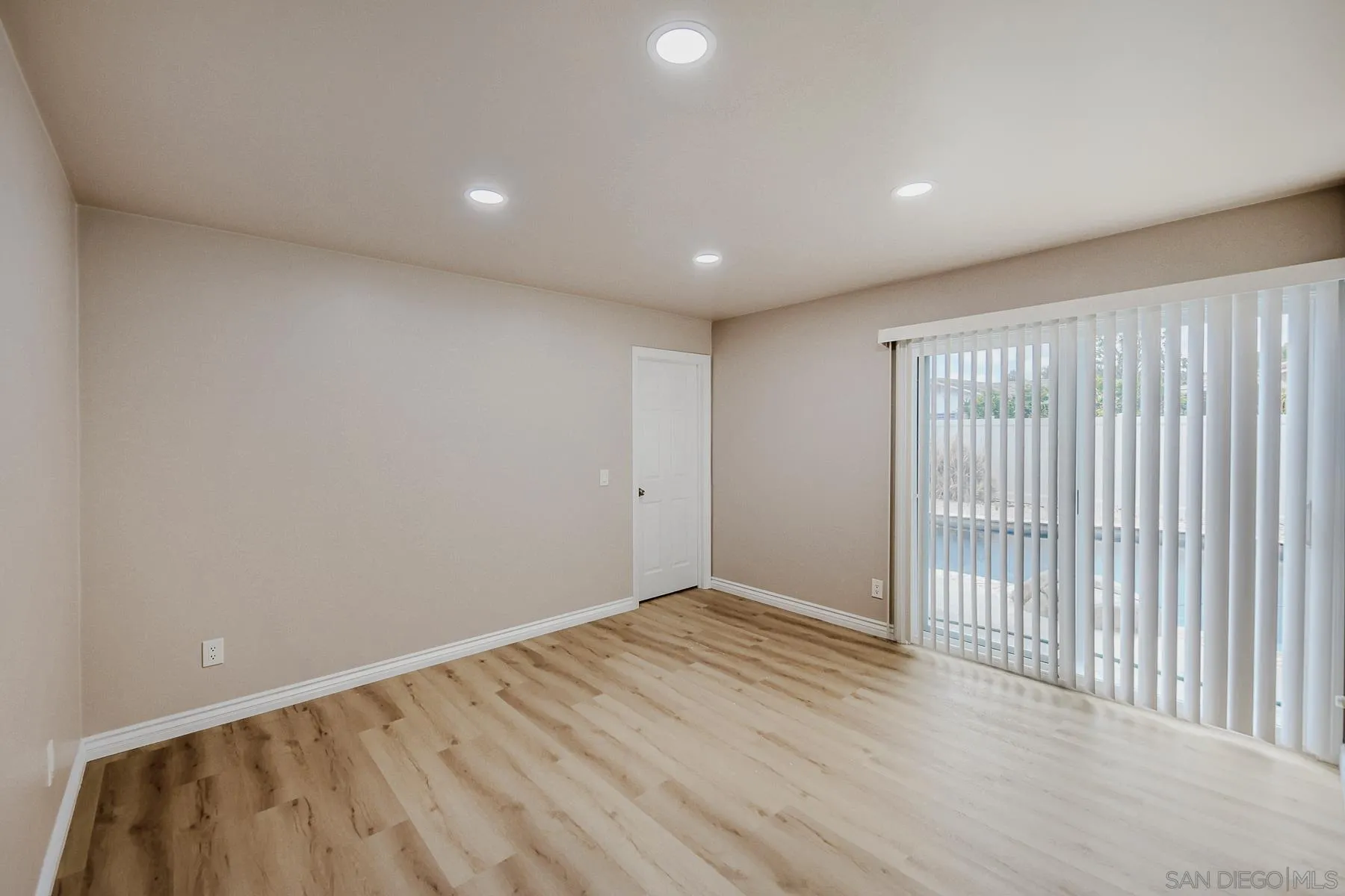 https://cdn.realtyfeed.com/cdn/127/260010120/7ece2fc416588b763b8a93bb6bd19b7b.webp