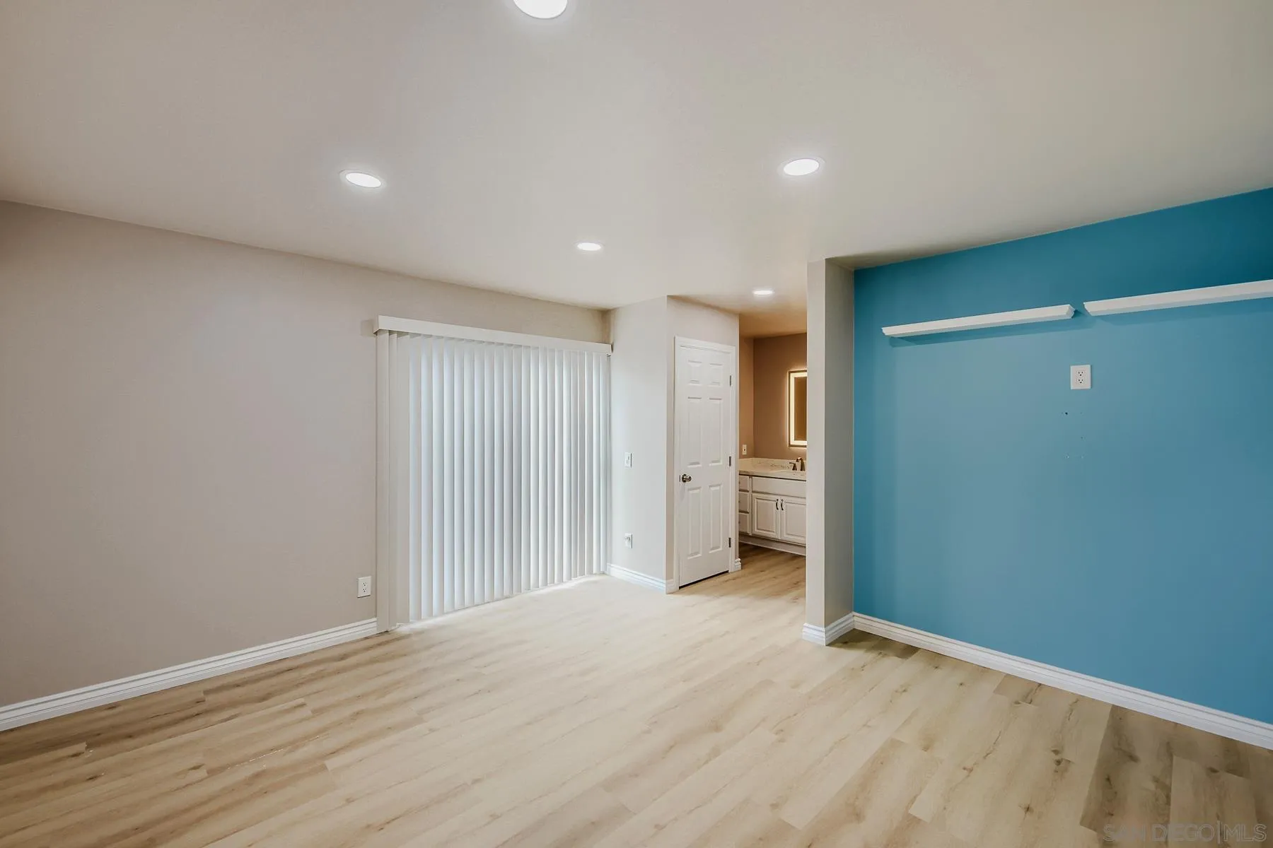 https://cdn.realtyfeed.com/cdn/127/260010120/d24f553fa085d3a5a8834dc3ce09aef7.webp