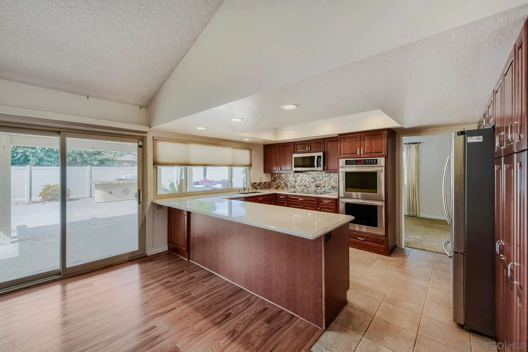 https://cdn.realtyfeed.com/cdn/127/260010120/eebb47deea7c21b44f0db8d57b6b6aa6.webp