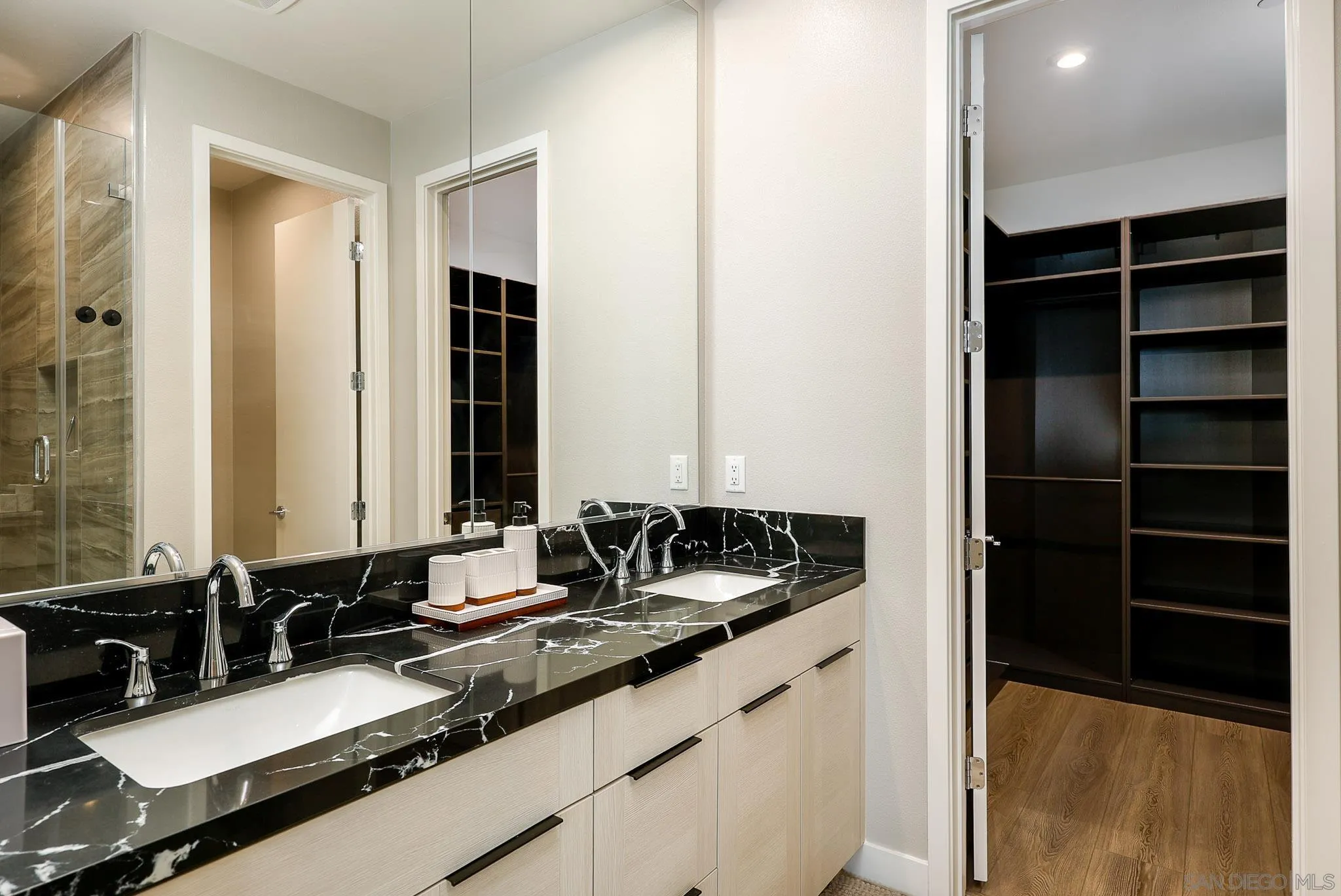 Photo #12: 260010126 Listing: Photo #12