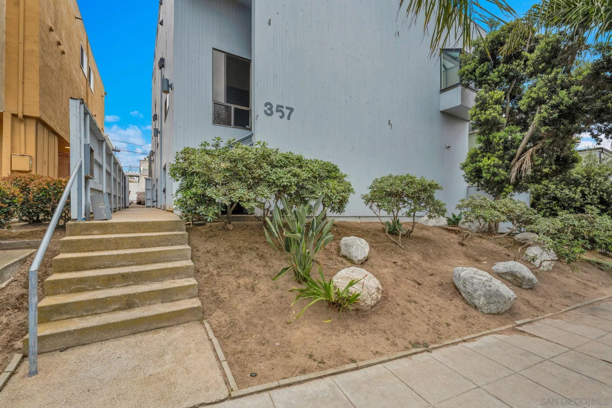 Photo #3: 260010127 Listing: Photo #3