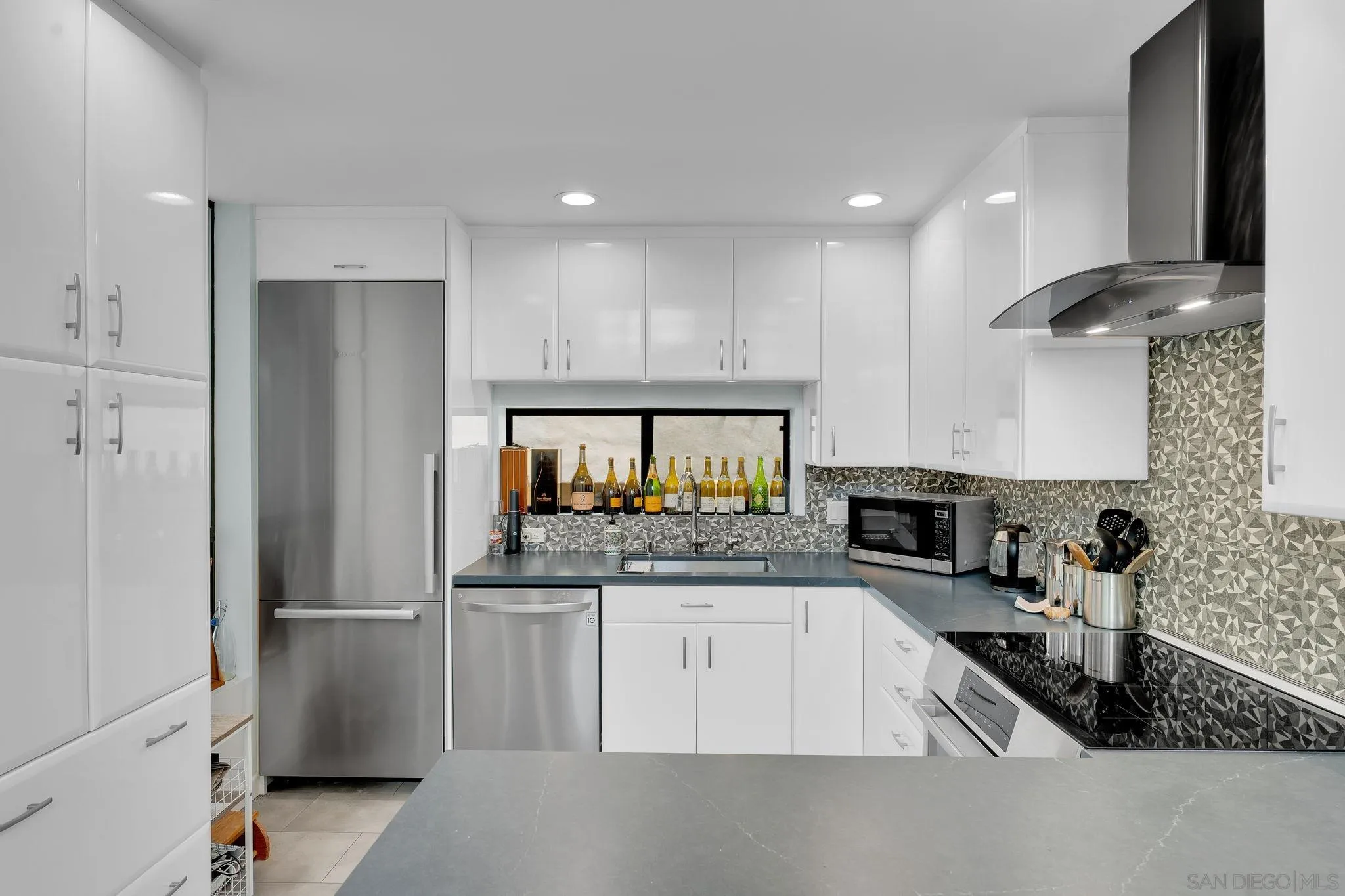 Photo #5: 260010127 Listing: Photo #5