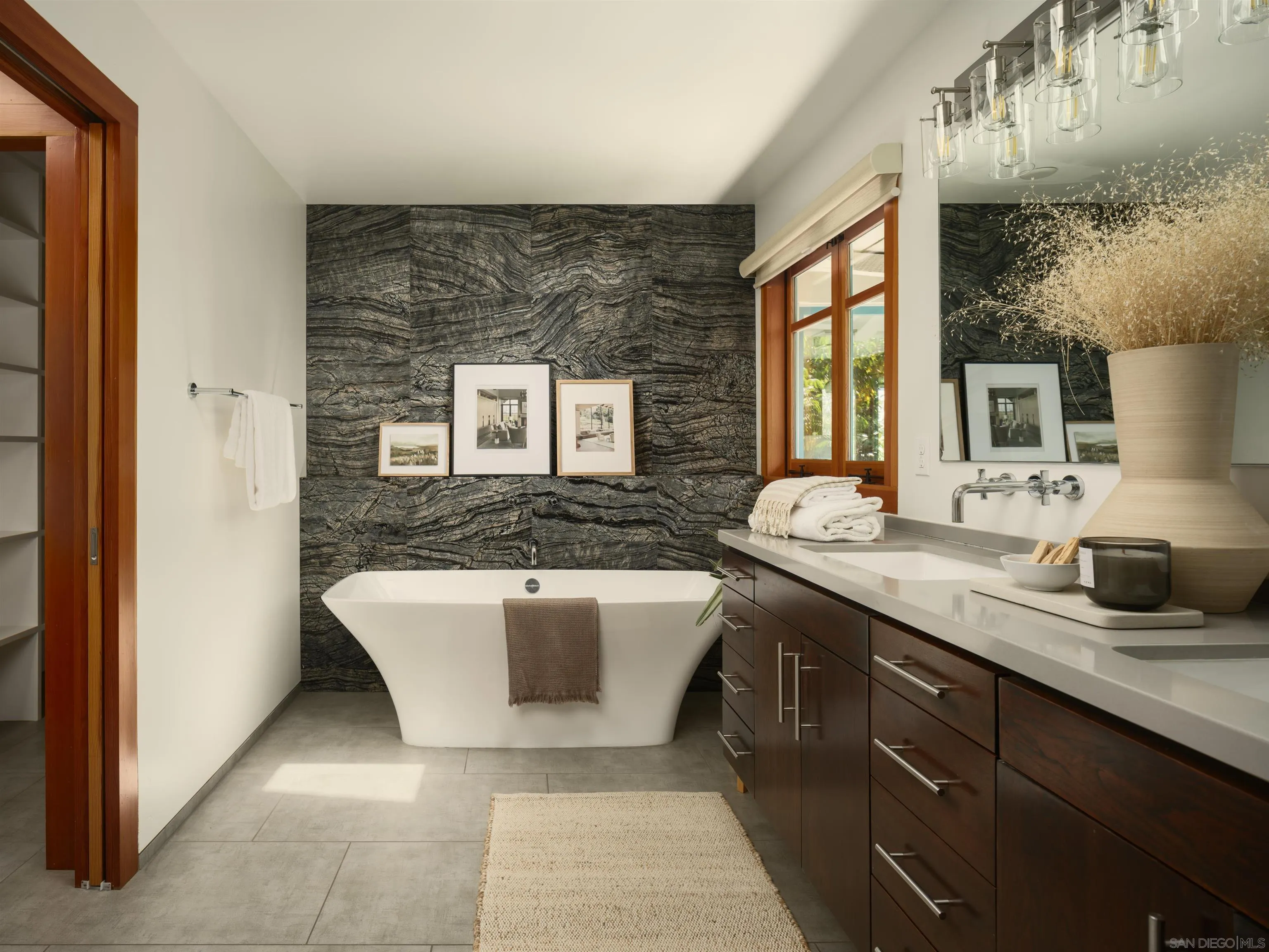 https://cdn.realtyfeed.com/cdn/127/260010133/1f491b5ac2a342fb22e4a8a30b5c0330.webp