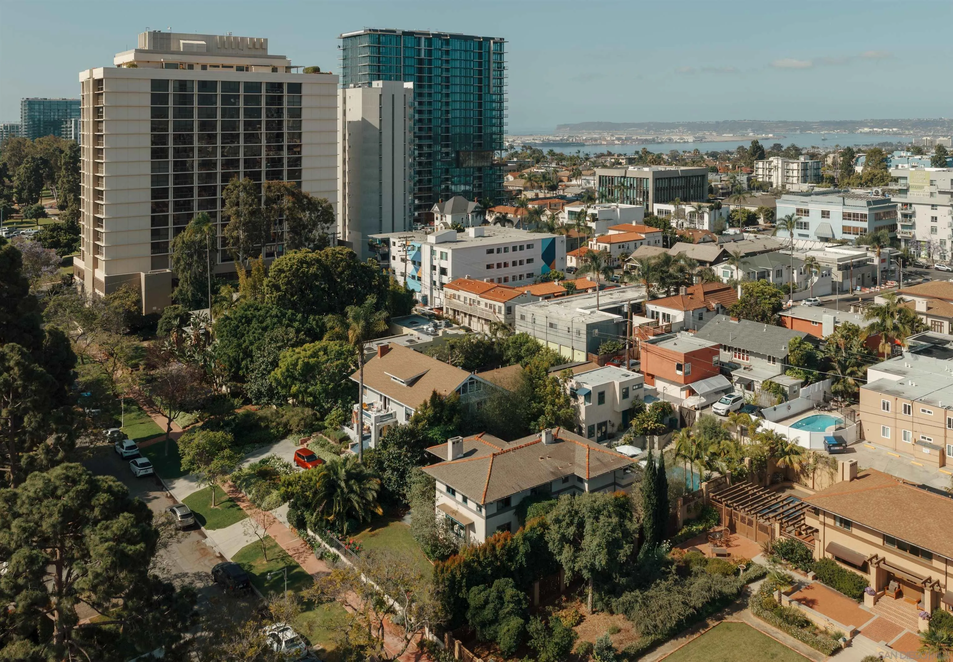 https://cdn.realtyfeed.com/cdn/127/260010133/74c5cded57818c0a2c5ad21913bf96ae.webp
