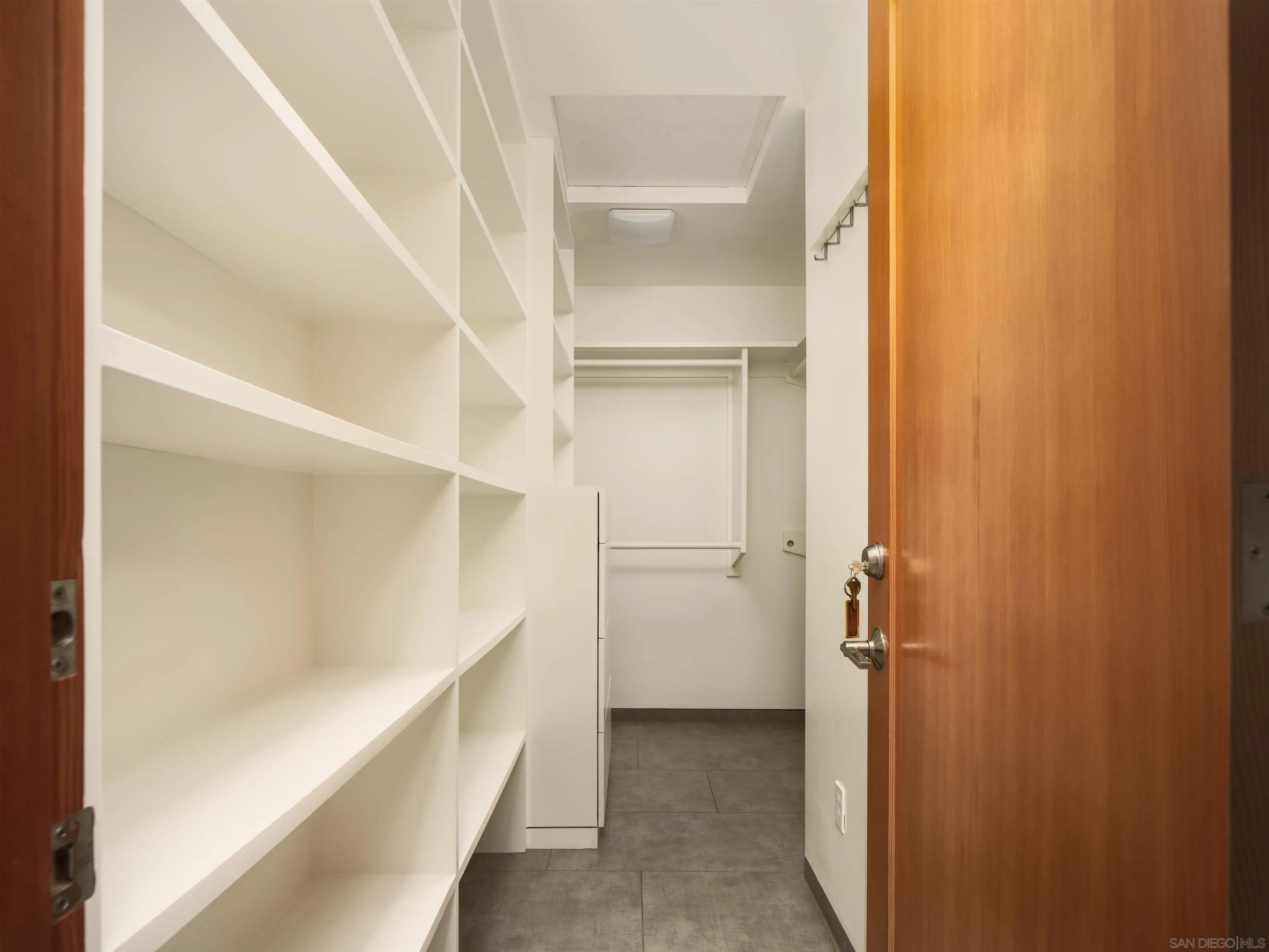 https://cdn.realtyfeed.com/cdn/127/260010133/92387fb15eea8e2dd33dbae5f1f08b5c.webp