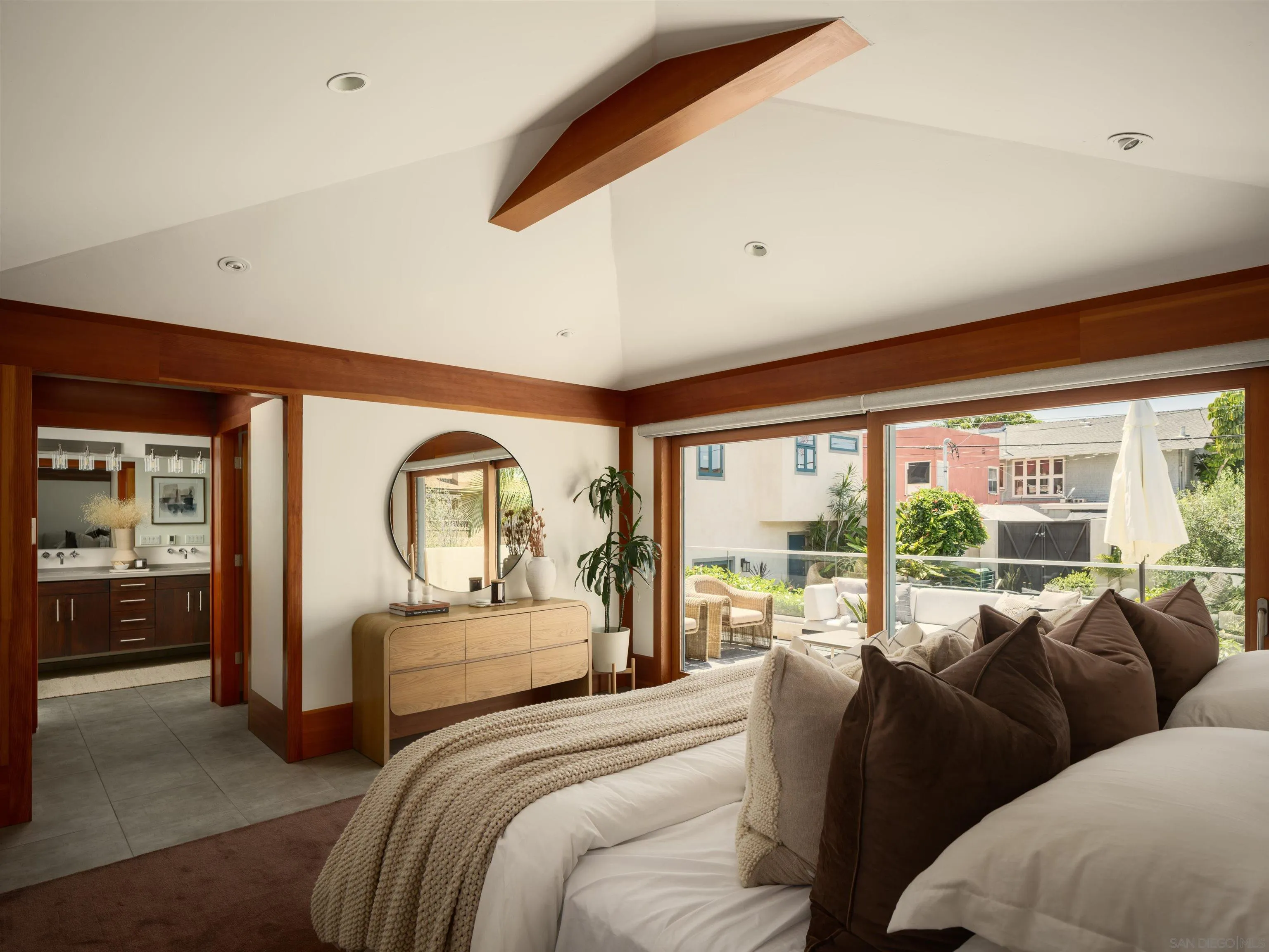 https://cdn.realtyfeed.com/cdn/127/260010133/9c5f90d7e6498fe7ad8117e8ac437d84.webp