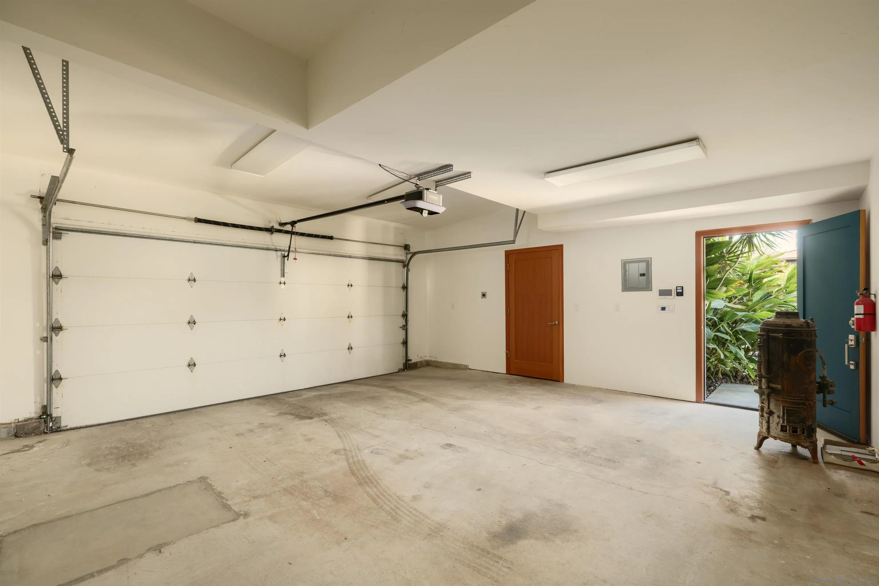 https://cdn.realtyfeed.com/cdn/127/260010133/db6227fc2de96ec8d78795d7b1ec889f.webp