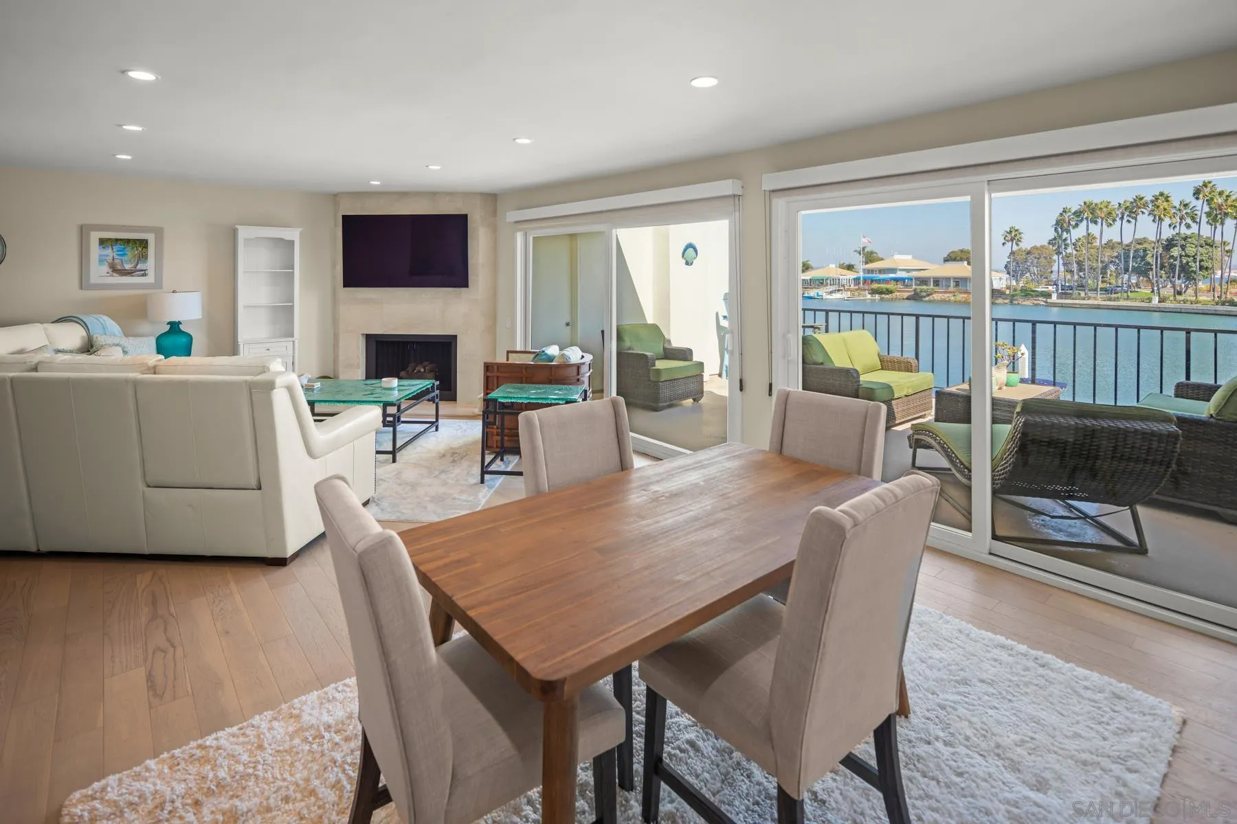 https://cdn.realtyfeed.com/cdn/127/260010135/fb632c29651176b0fa7bf7e5f8073b34.webp