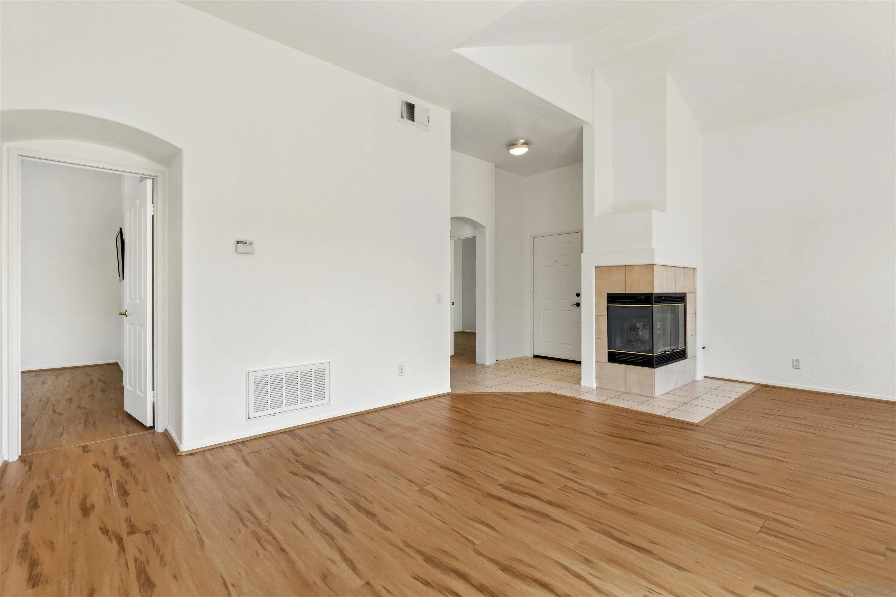 Photo #9: 260010136 Listing: Photo #9