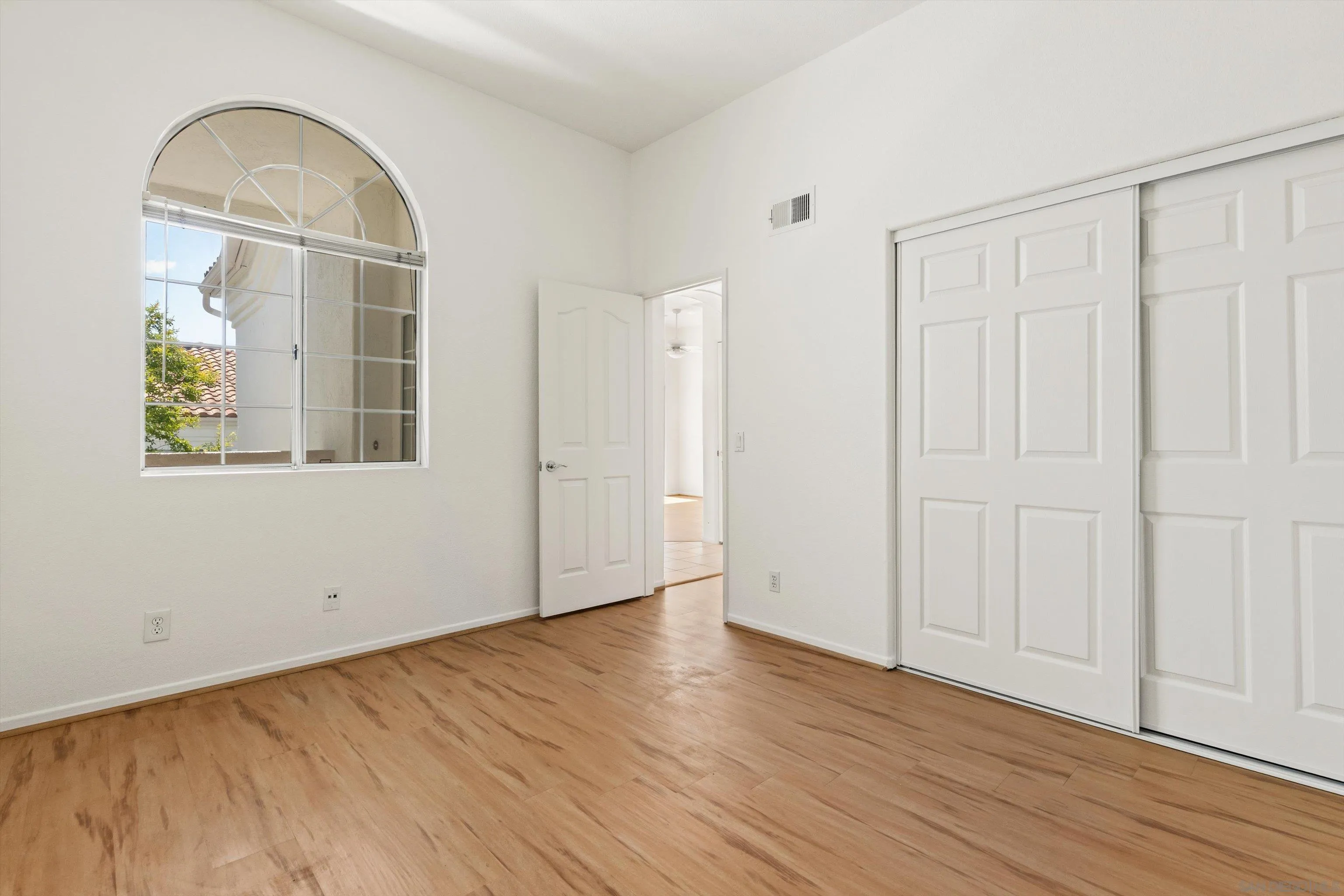 Photo #18: 260010136 Listing: Photo #18